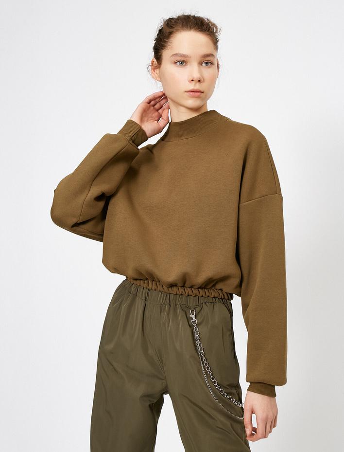  Yüksek Yaka Sweatshirt