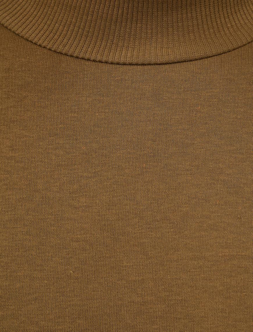   Yüksek Yaka Sweatshirt