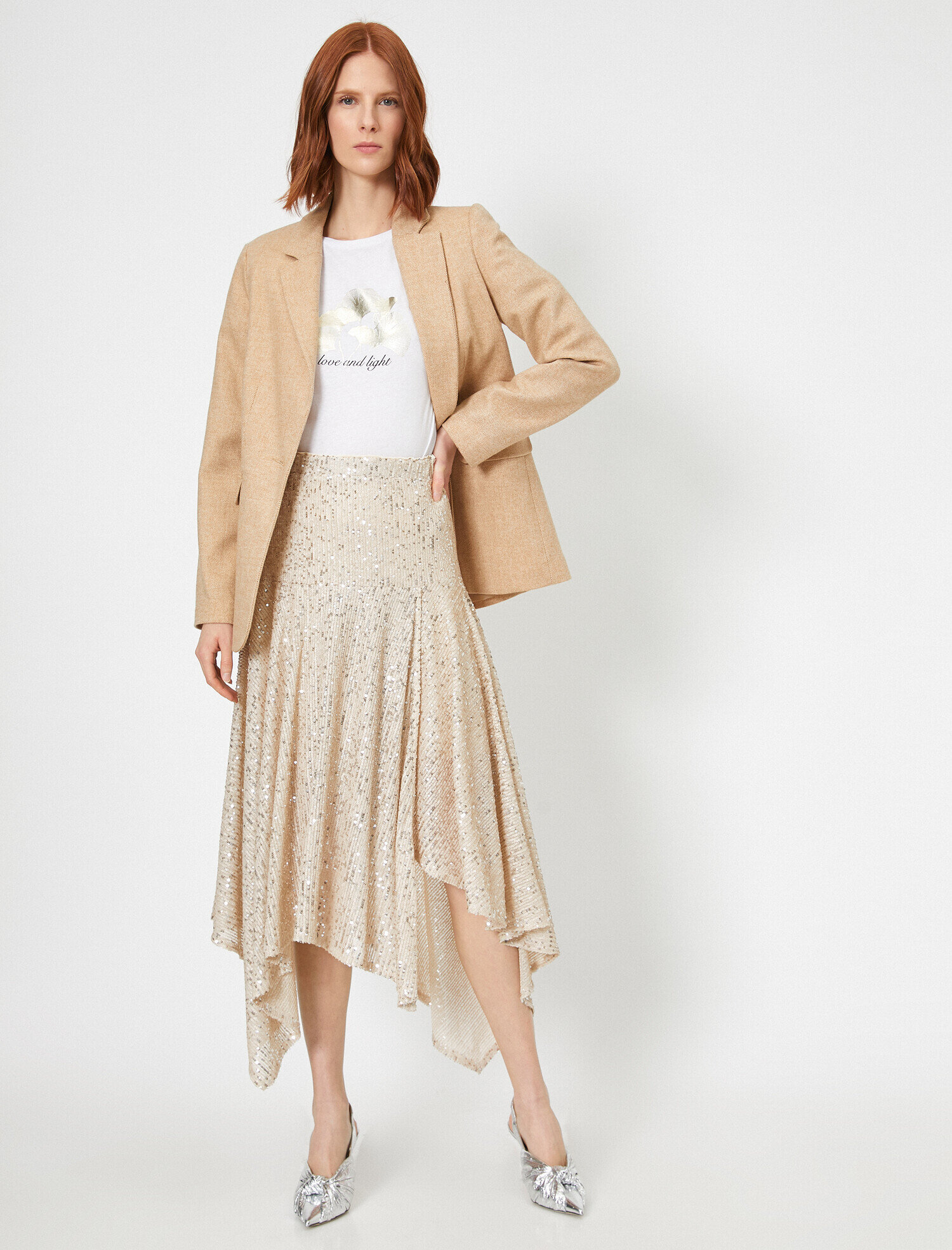   Pul Detayli Asimetrik Etek