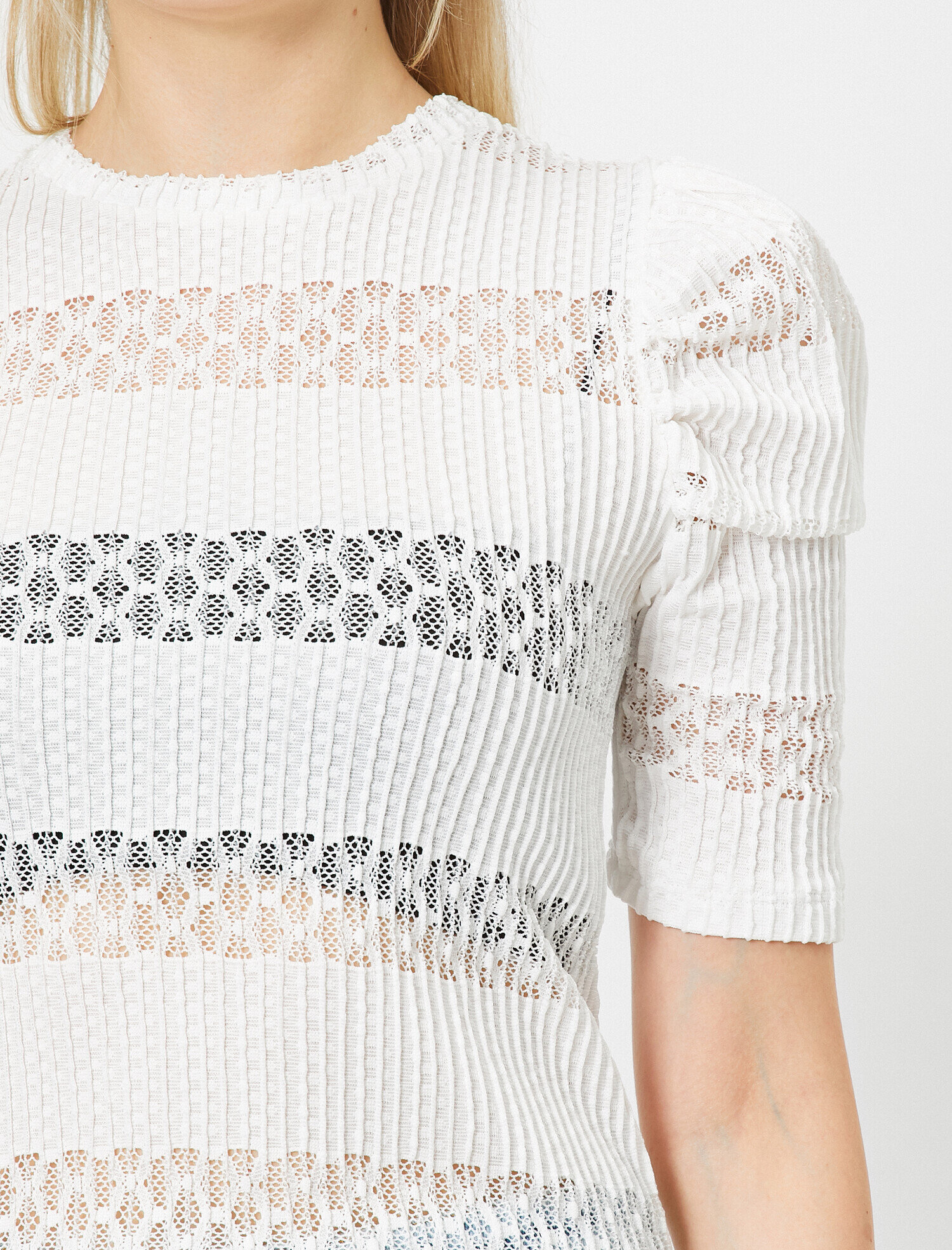   Bisiklet Yaka Kısa Kollu Desenli Tişört