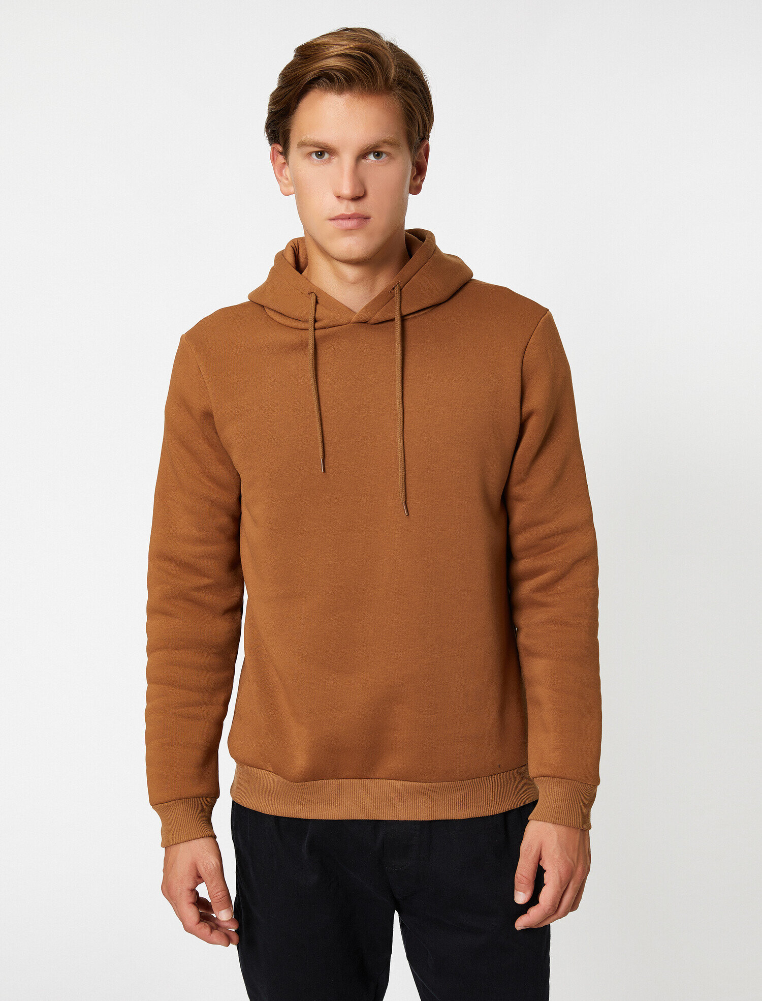   Uzun Kollu Kapüşonlu Sweatshirt