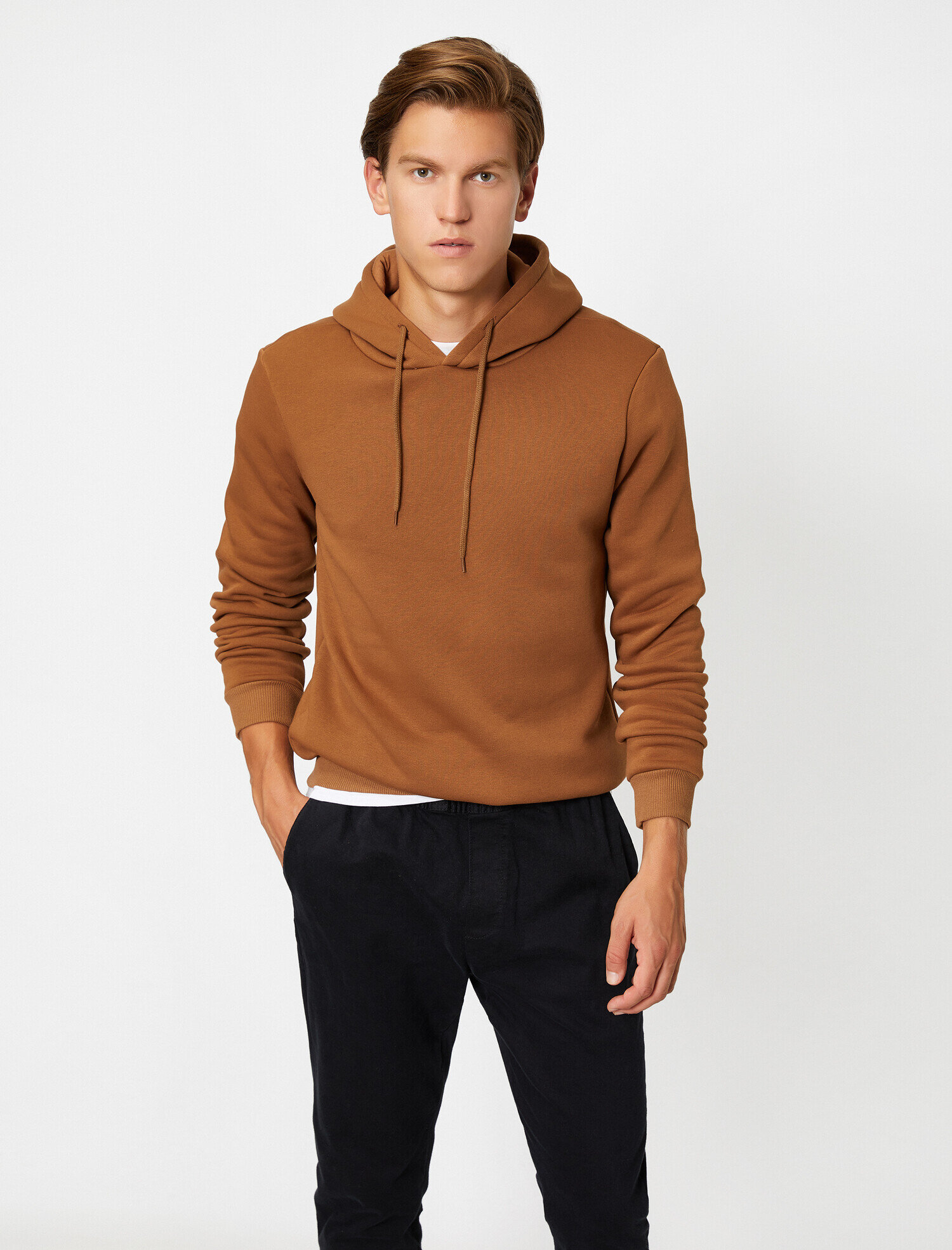   Uzun Kollu Kapüşonlu Sweatshirt