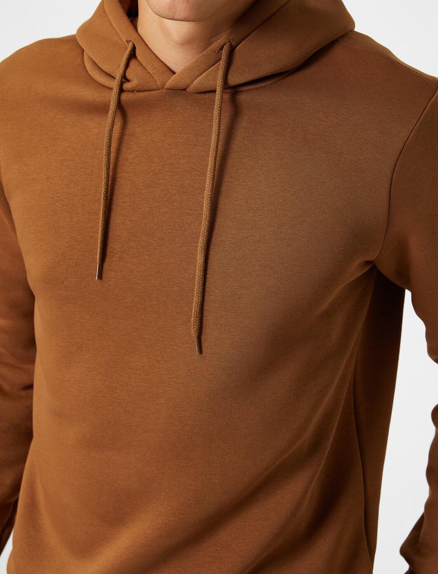   Uzun Kollu Kapüşonlu Sweatshirt