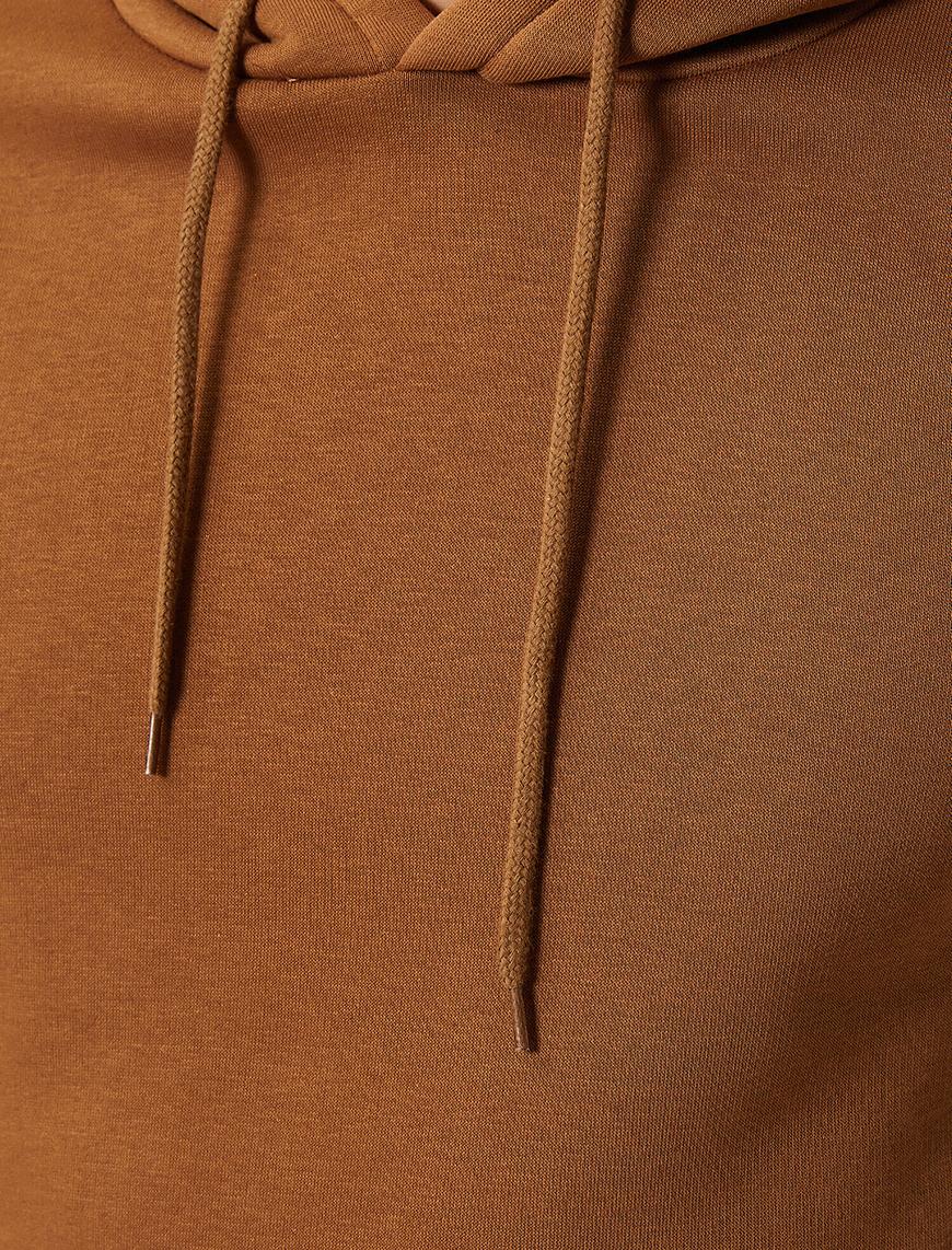   Uzun Kollu Kapüşonlu Sweatshirt