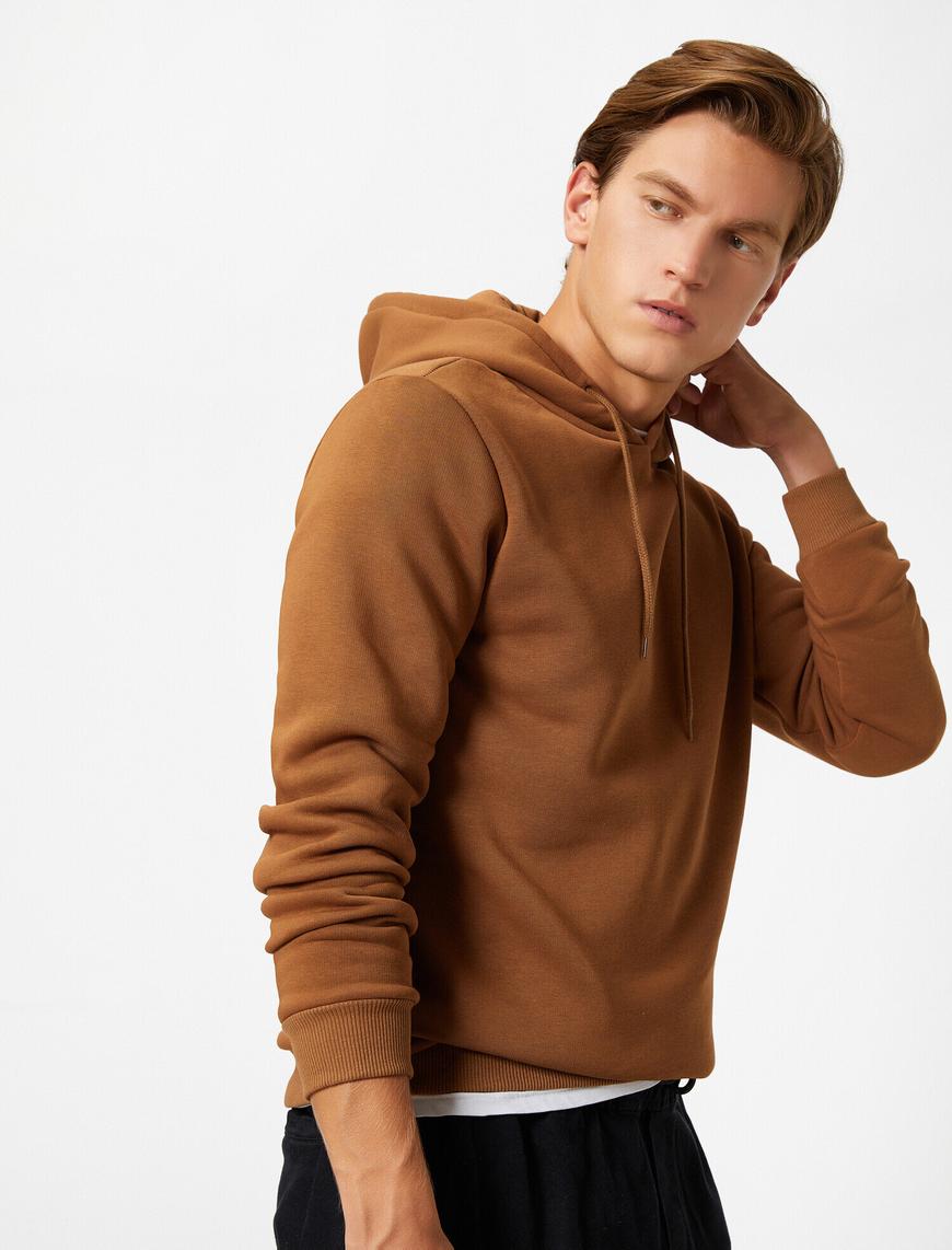   Uzun Kollu Kapüşonlu Sweatshirt