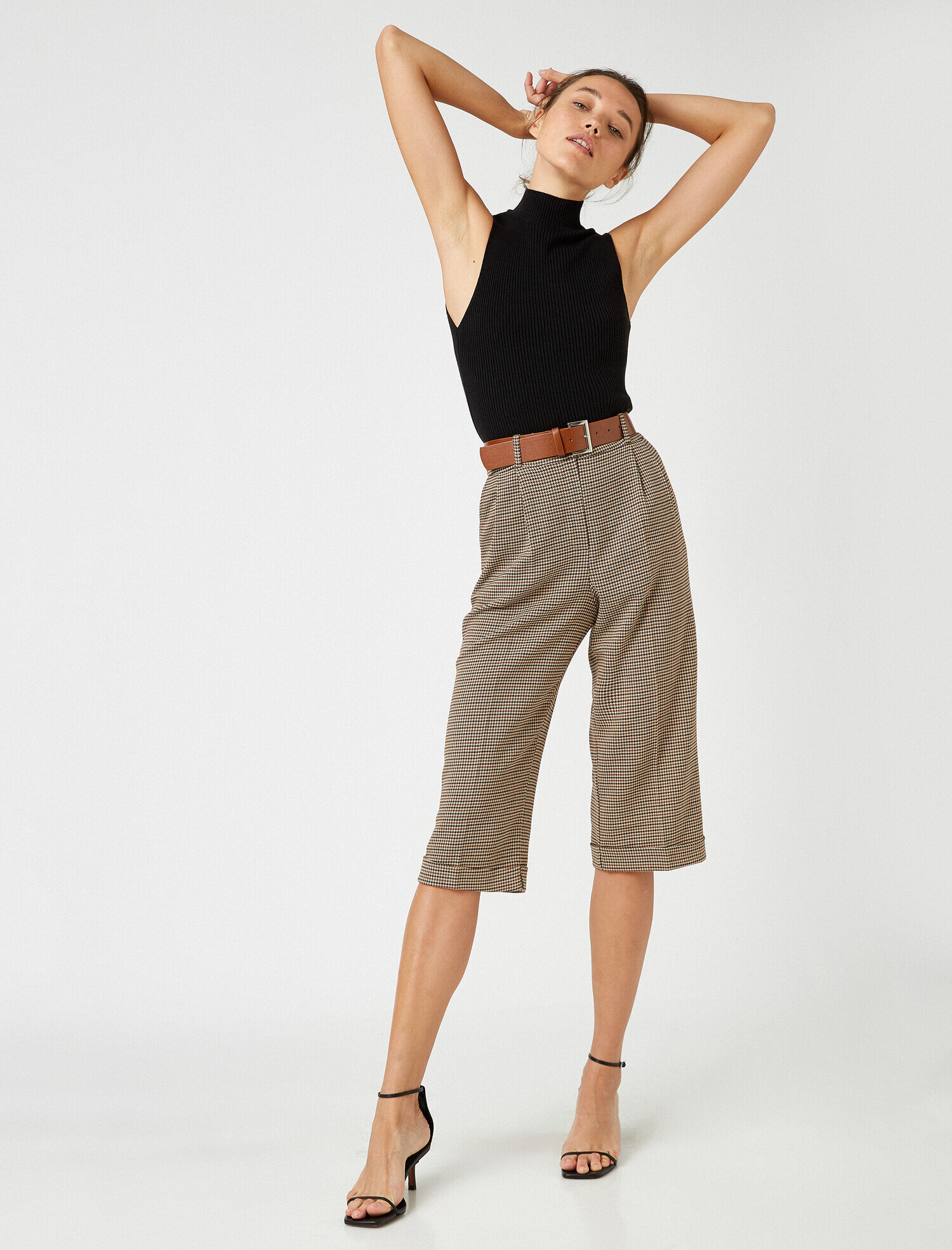   Kemerli Ekose Geniş Paça Crop Pantolon