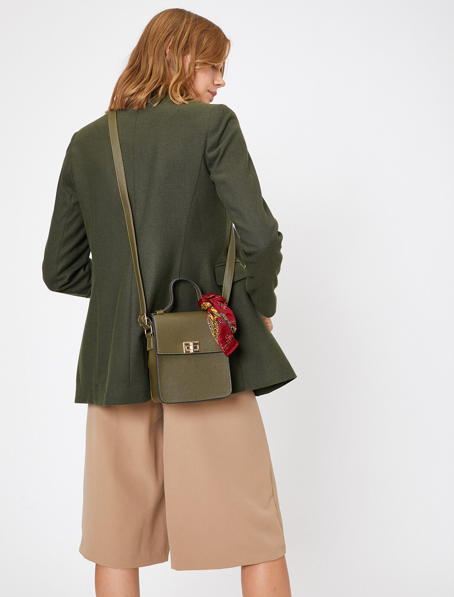  Kadın Deri Görünümlü Omuz Çantası