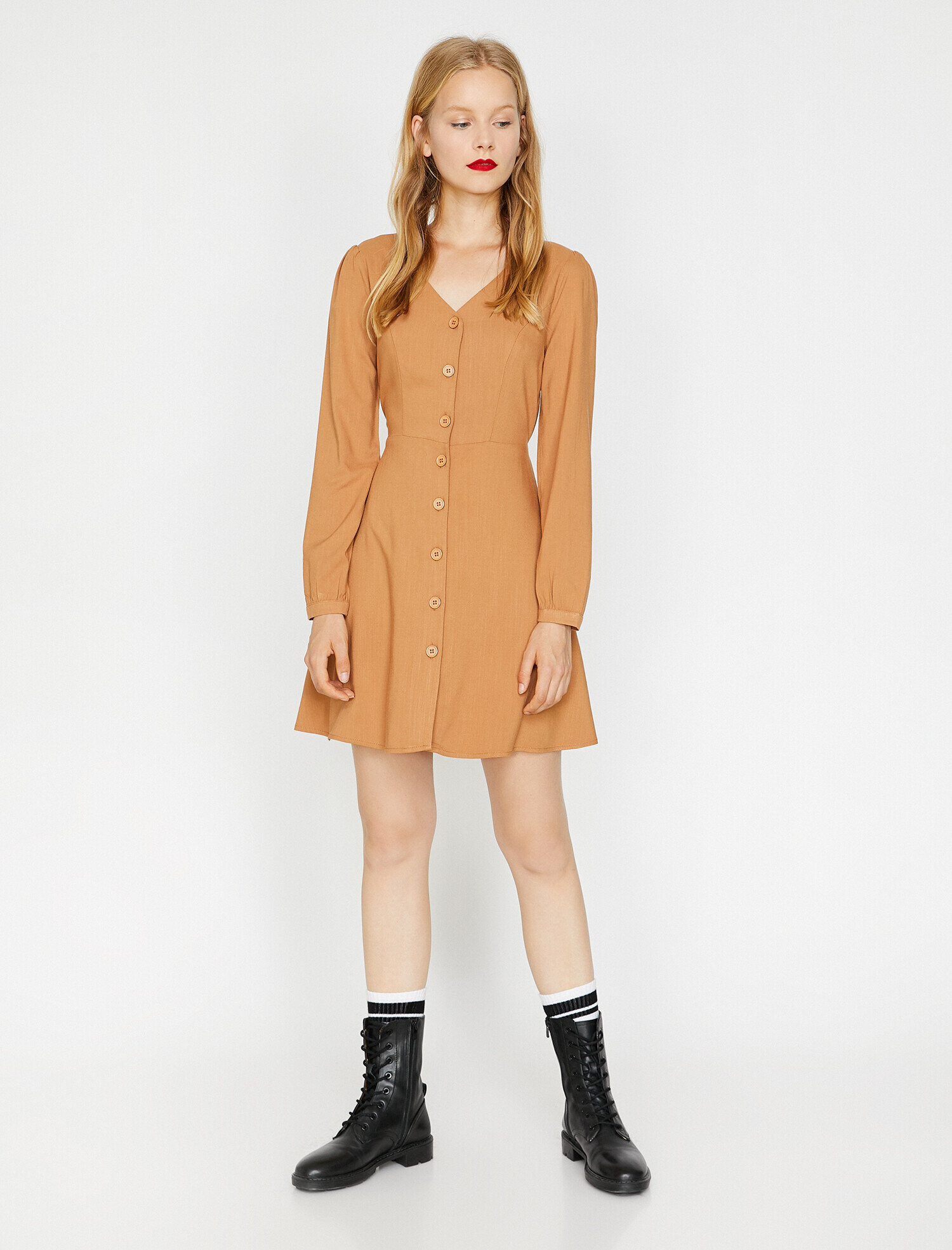 Düğme Detaylı Elbise