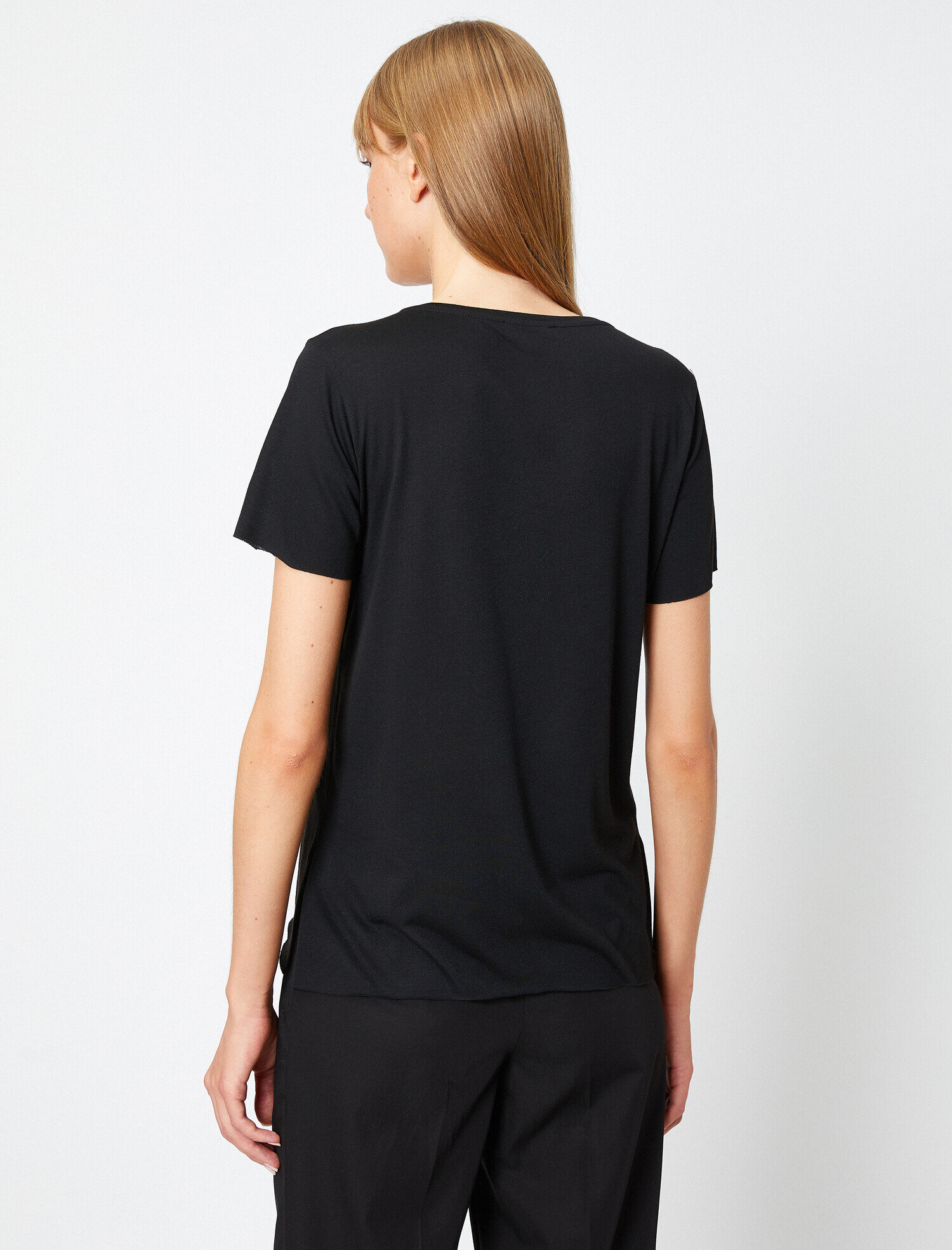   Pul Detaylı Kısa Kollu Tişört