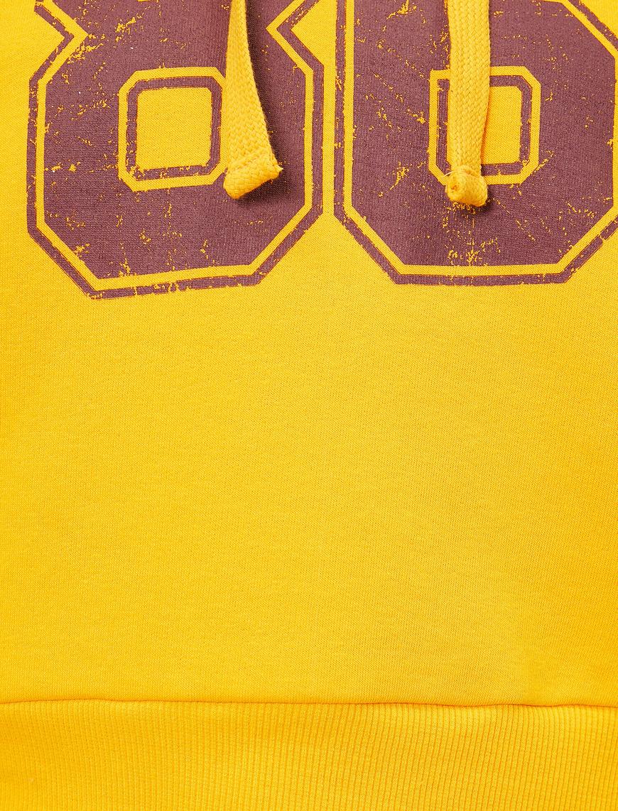   Kapüşonlu Sweatshirt