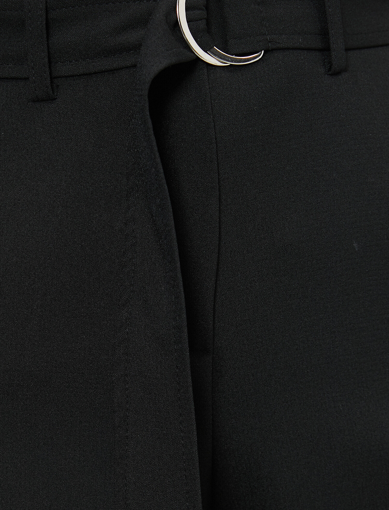   Düğme Detaylı Tişört