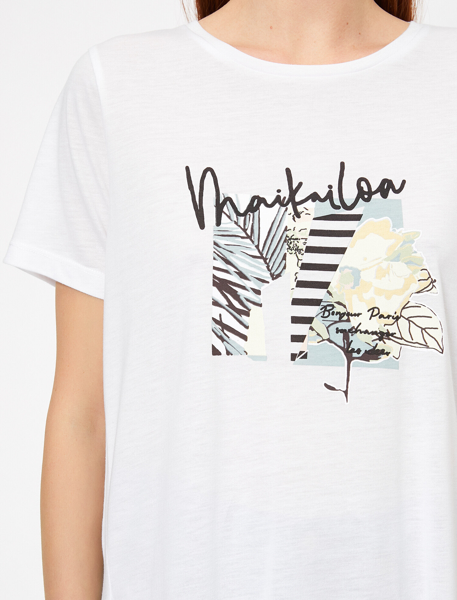   Floral Desenli Yazı Baskılı Yırtmaç Detaylı Tişört