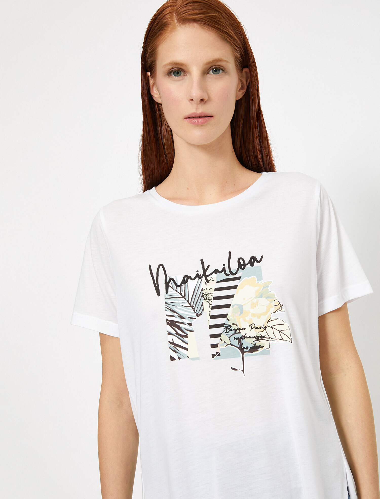   Floral Desenli Yazı Baskılı Yırtmaç Detaylı Tişört