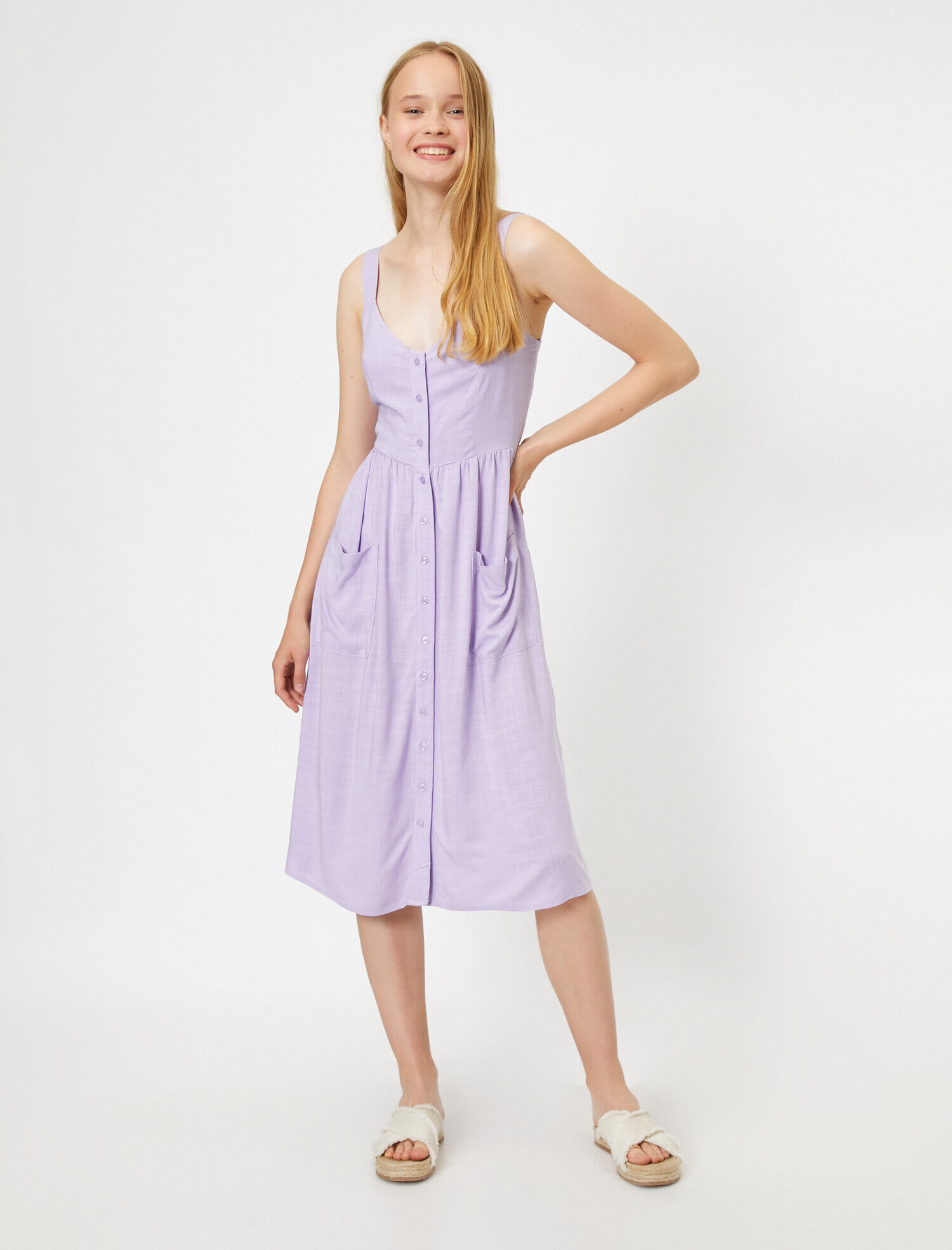   Sırt Detaylı Askılı Elbise