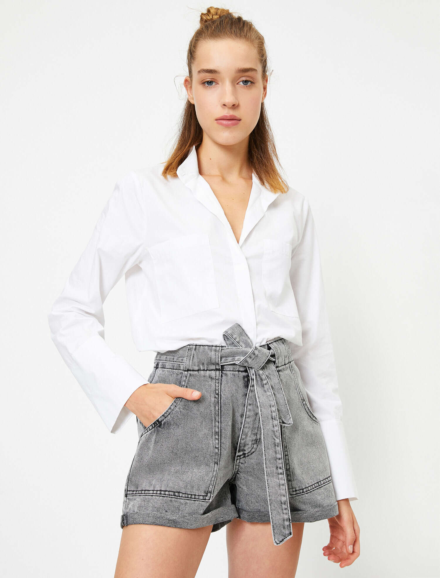   Cep Detaylı Jean Şort