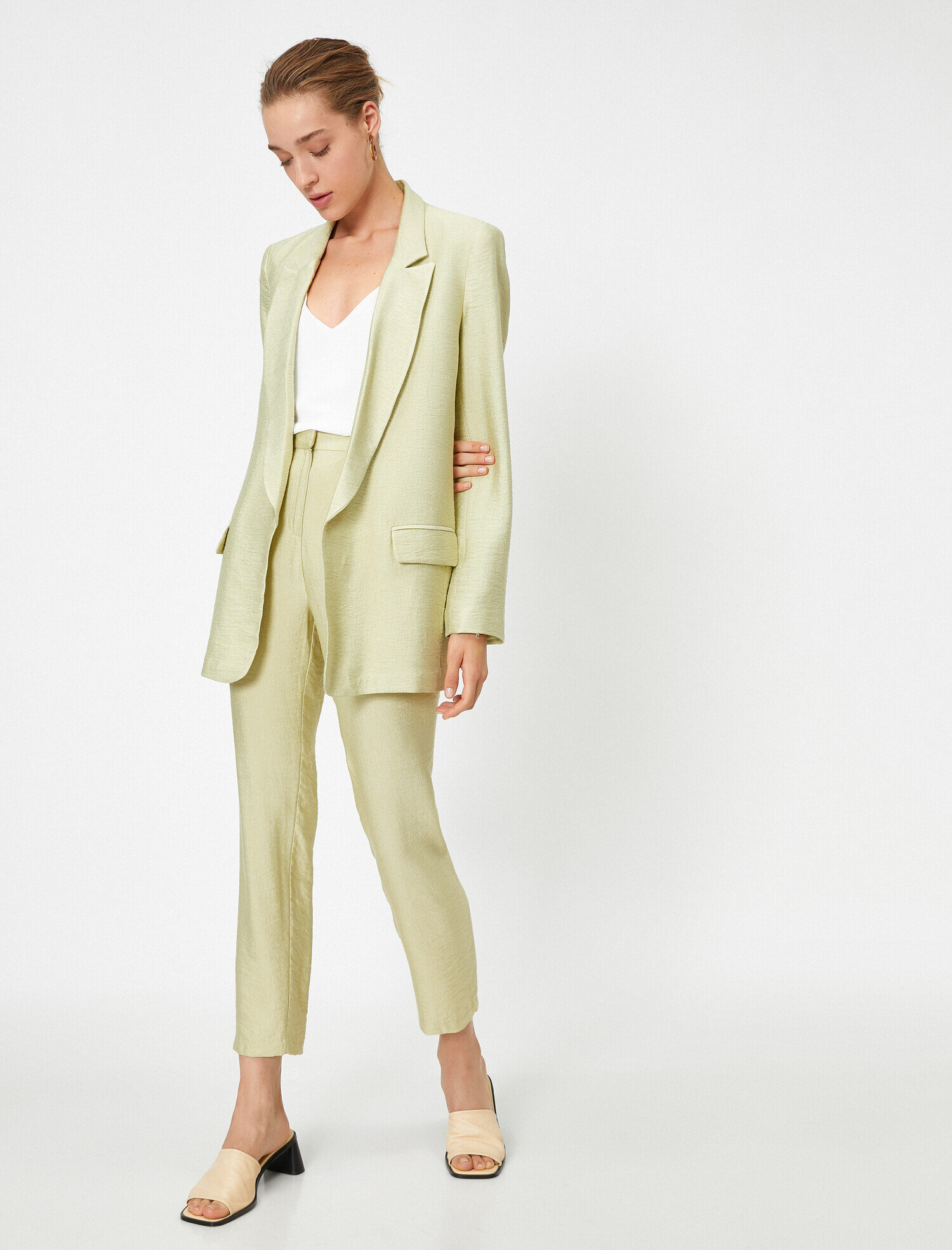   Kısa Paça Pilili Havuç Pantolon