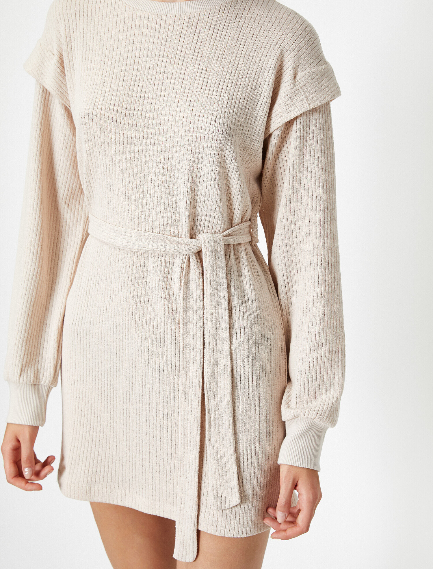   Omuz Detaylı Kemerli Uzun Kollu Kısa Elbise