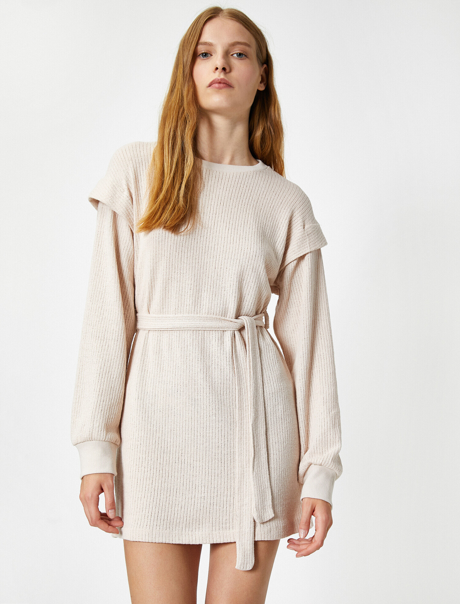   Omuz Detaylı Kemerli Uzun Kollu Kısa Elbise