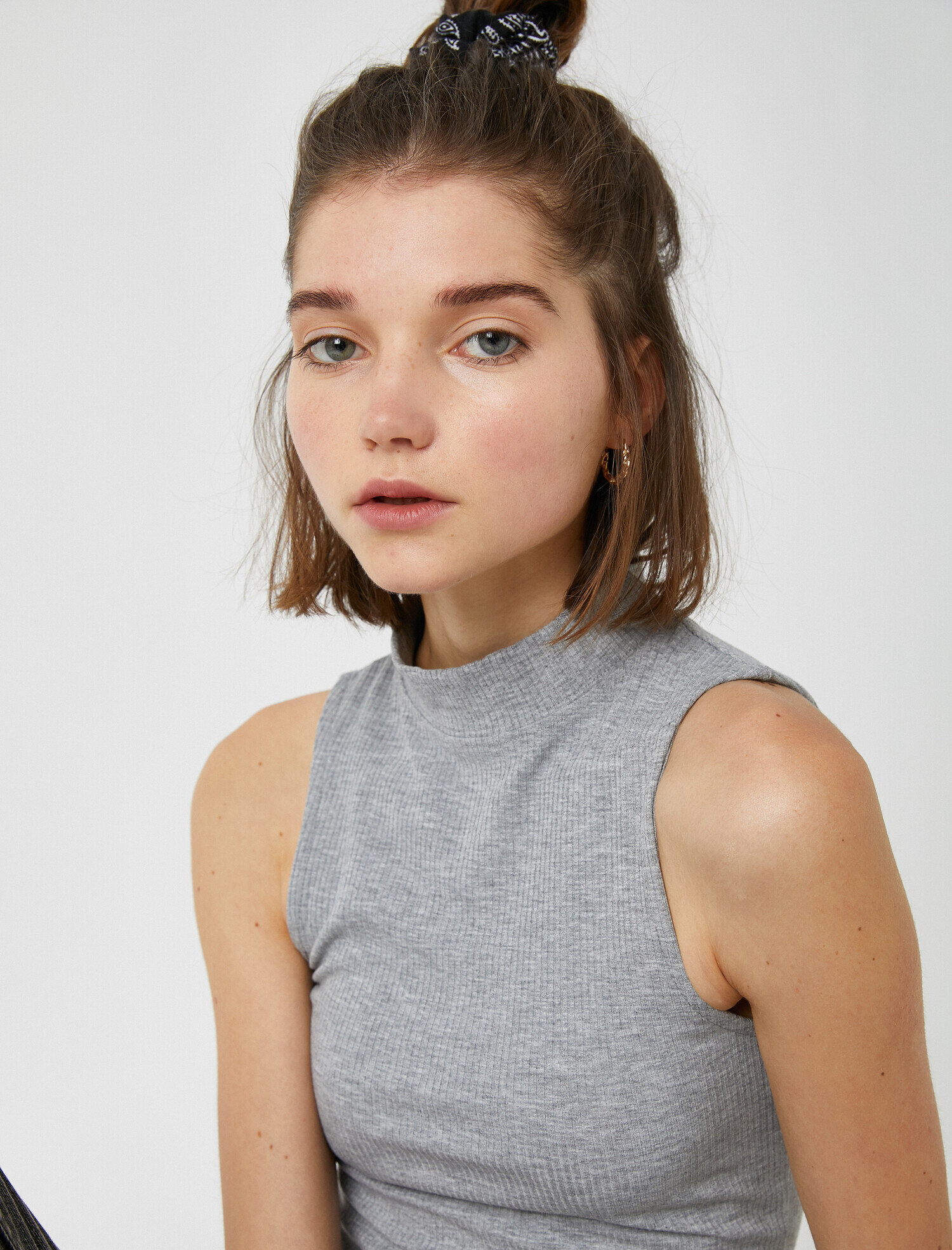   Balıkçı Yaka Kolsuz Tanktop