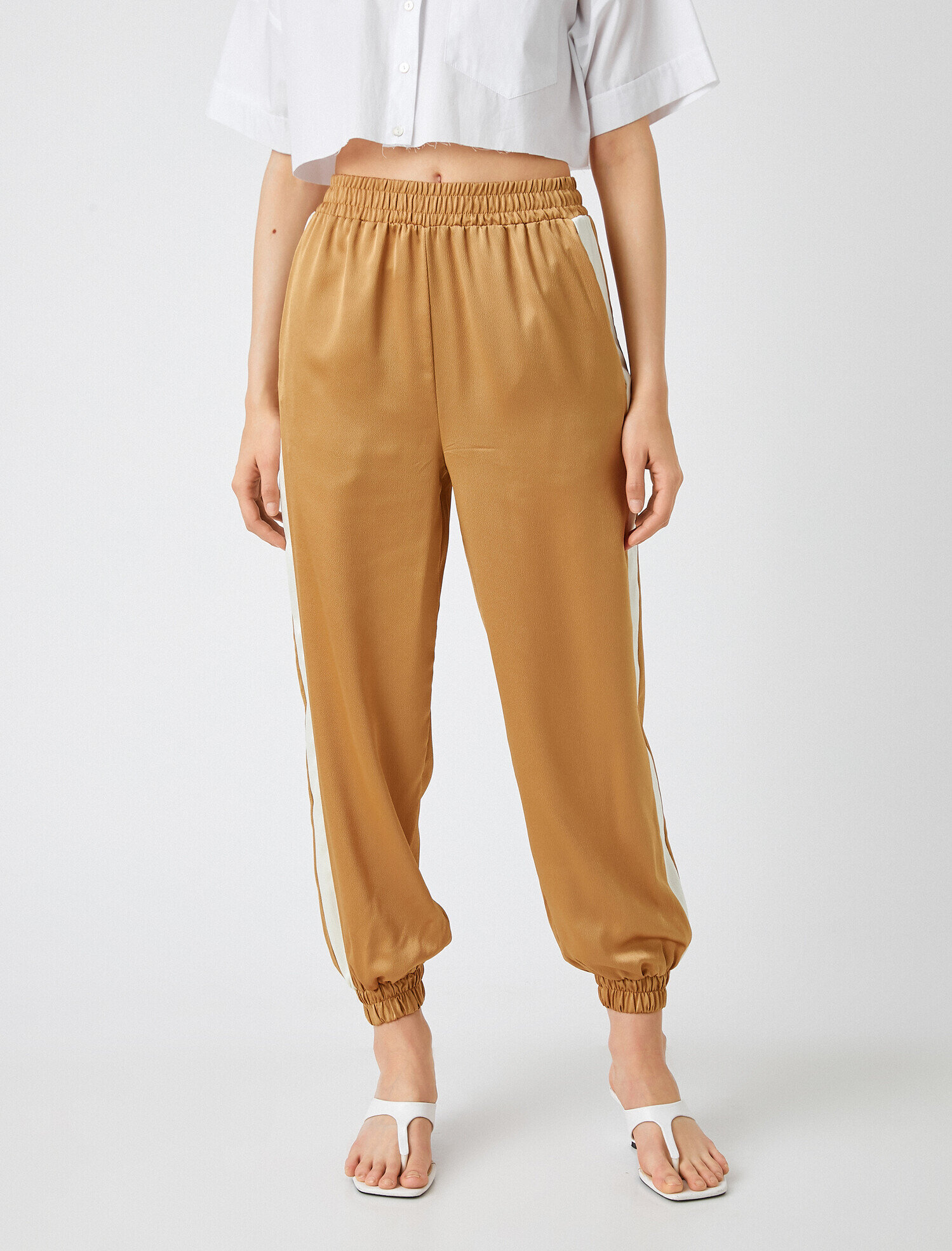   Yanları Şeritli Saten Jogger Pantolon