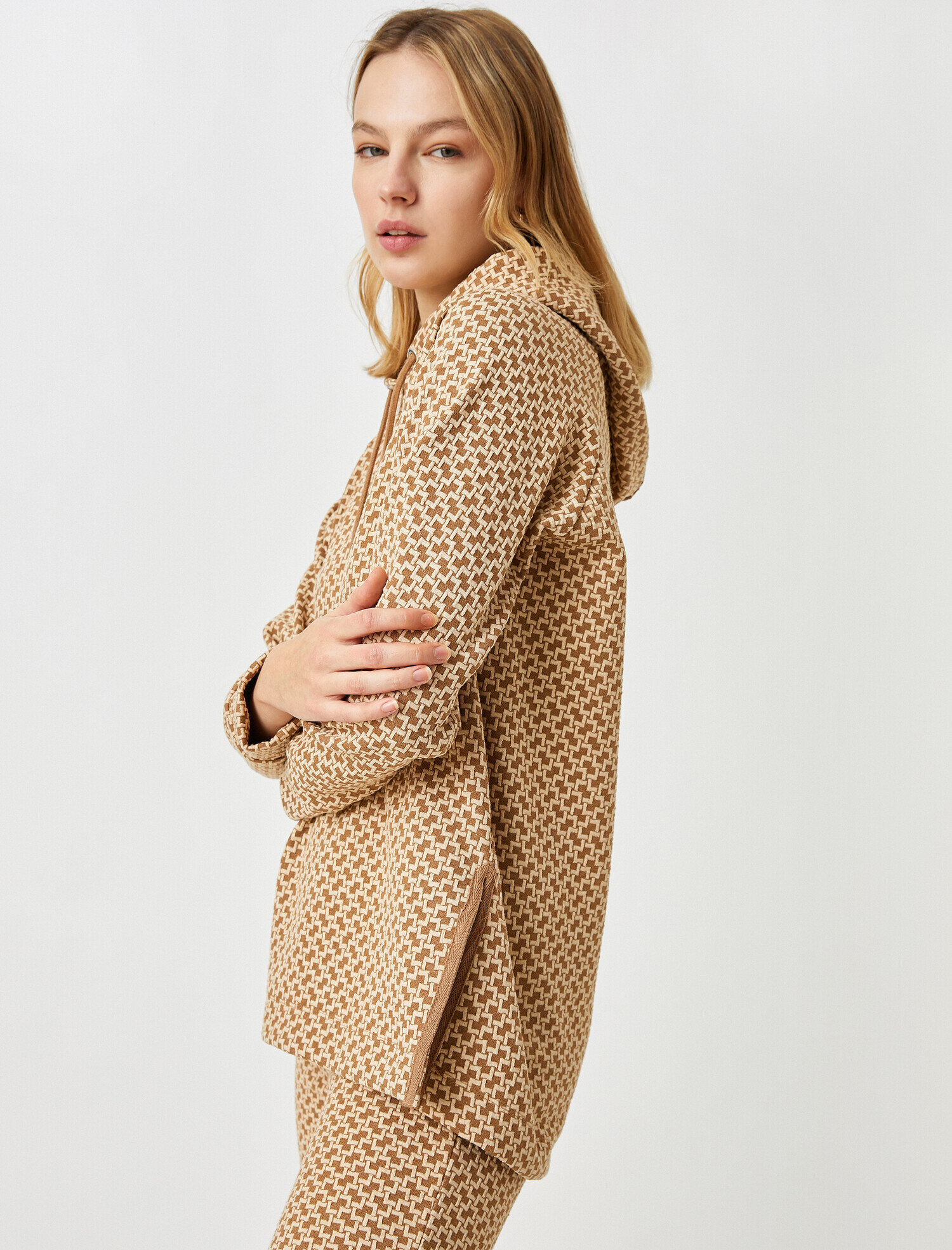   Kapüşonlu Desenli Sweatshirt