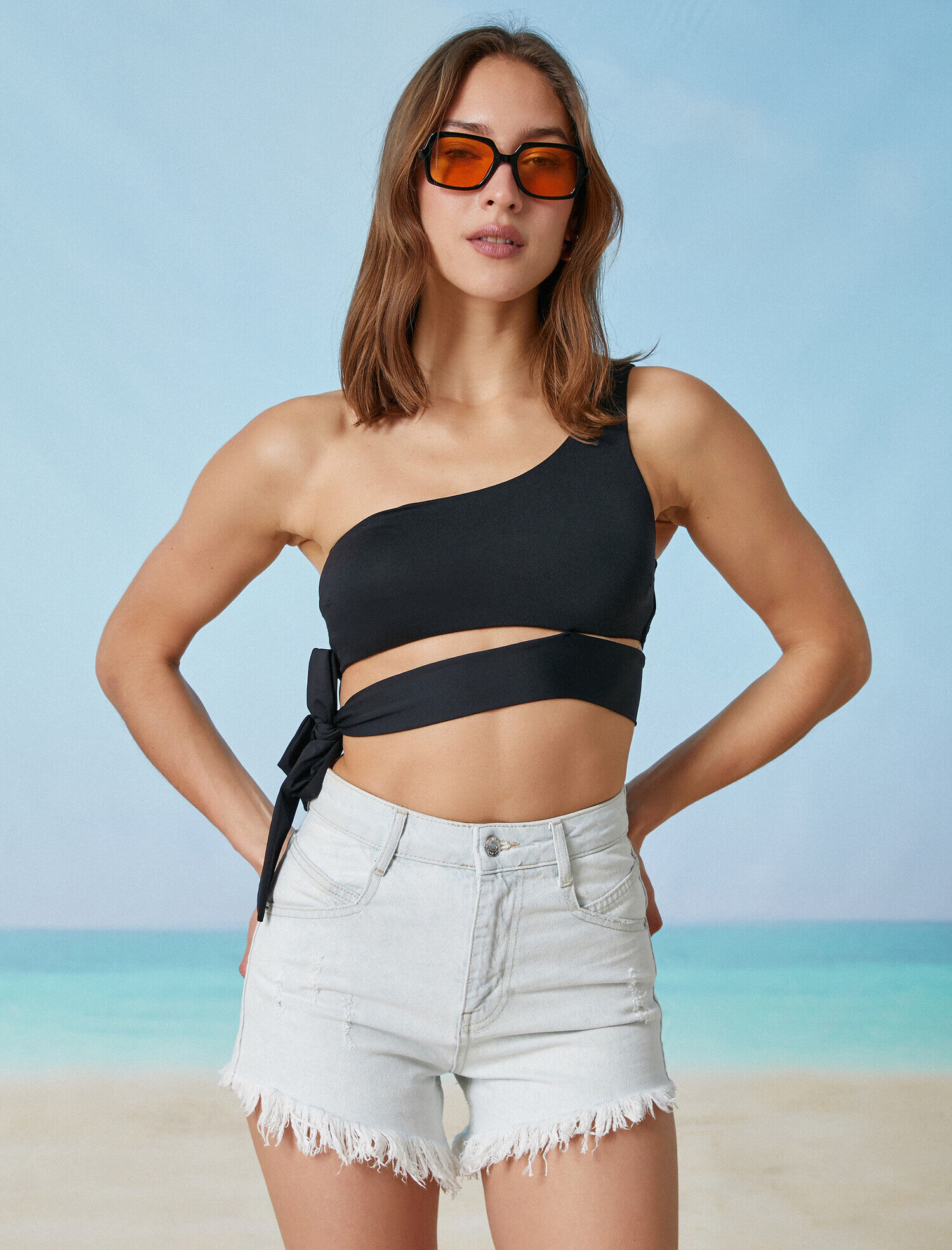   Bağlama Detaylı Bikini Üstü