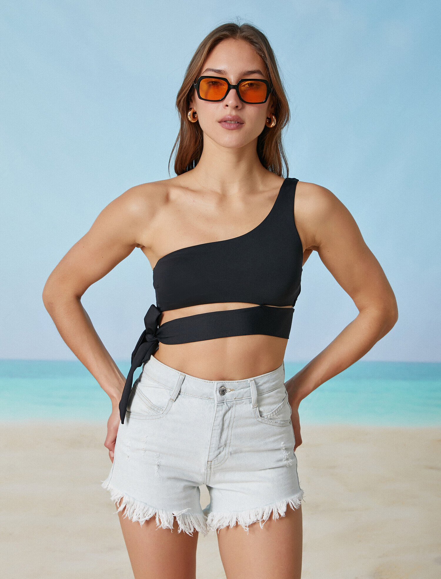   Bağlama Detaylı Bikini Üstü