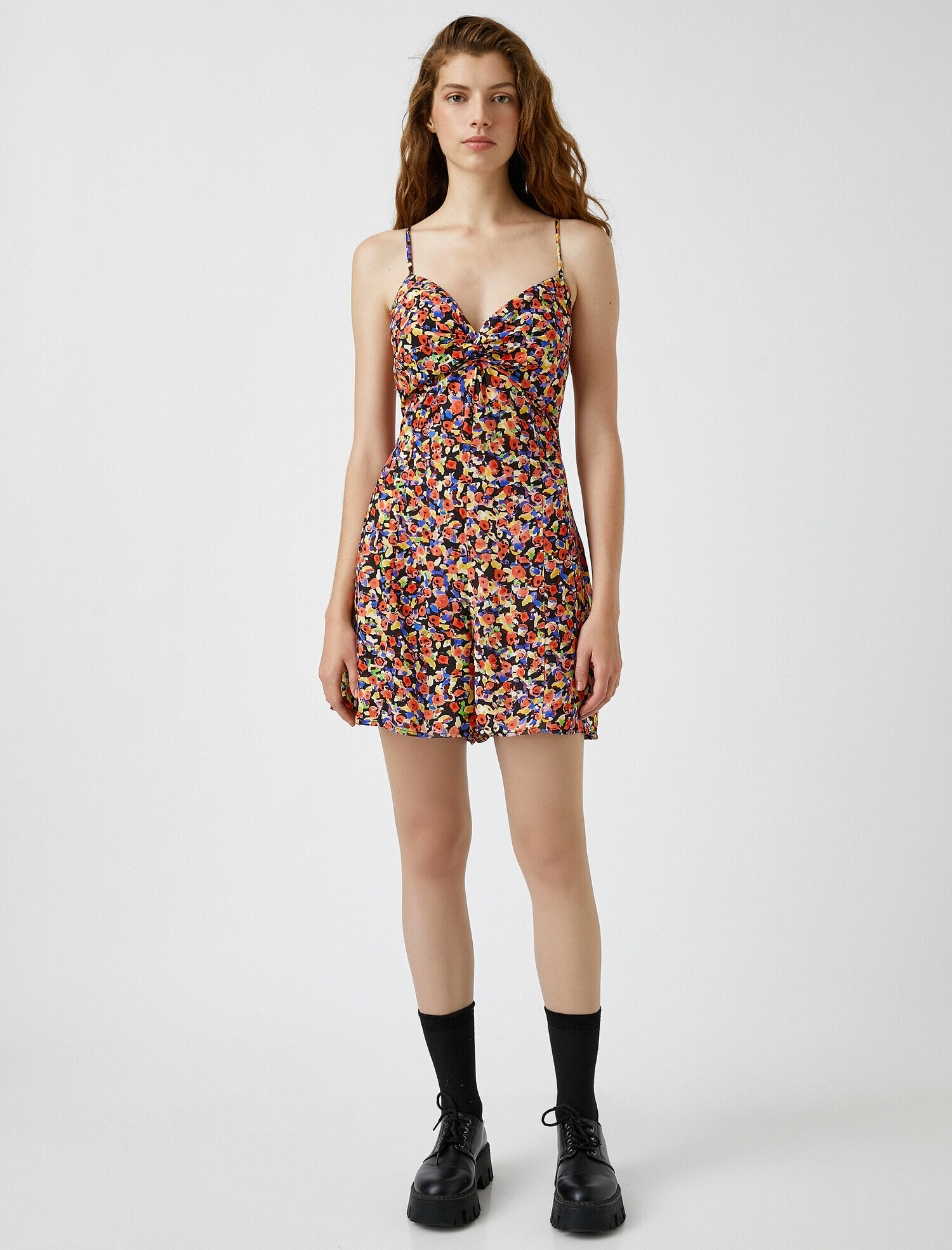 Çiçek Desenli Tulum Askılı Önü Büzgülü Sırtı Bağlama Detaylı Dekolteli