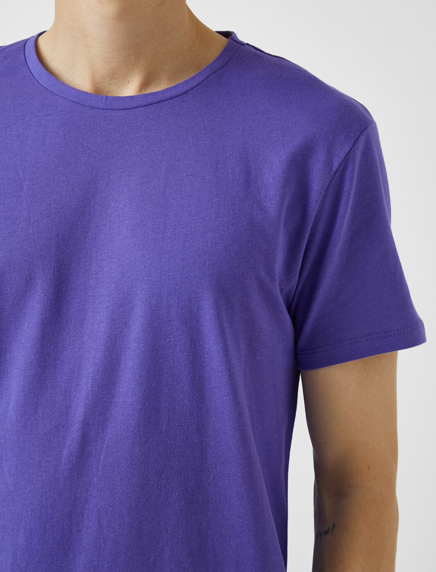   Basic Kısa Kollu Bisiklet Yaka Tişört