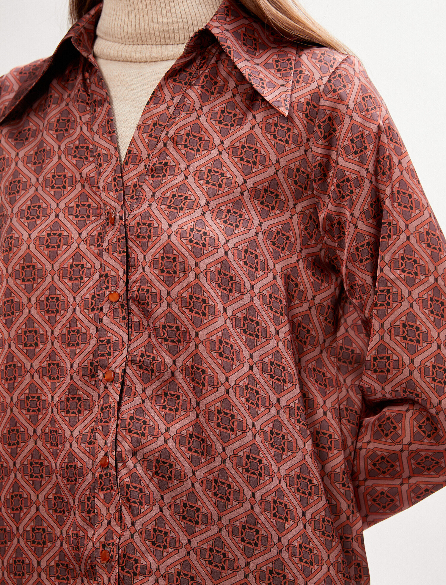   Etnik Desenli Klasik Yaka Saten Gömlek