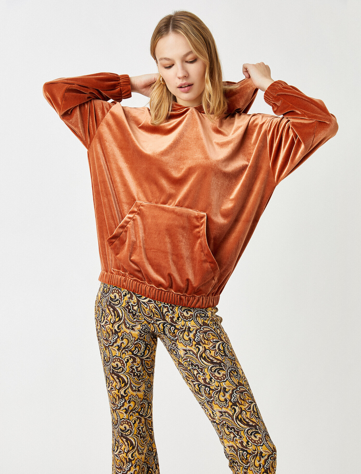   Kadife Kanguru Cepli Kapüşonlu Sweatshirt