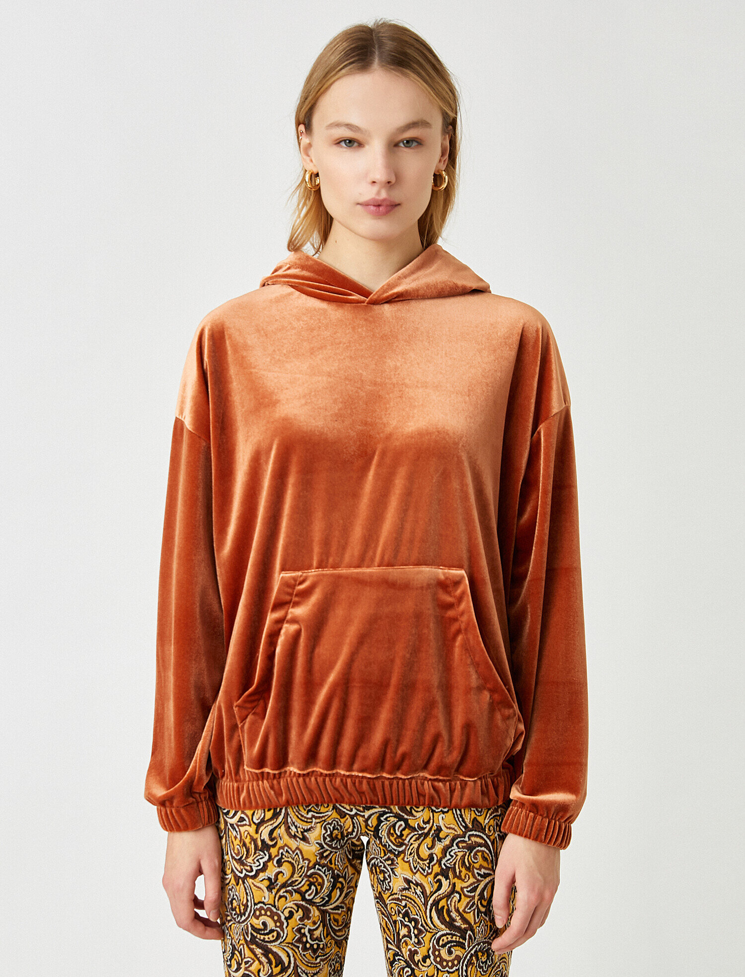   Kadife Kanguru Cepli Kapüşonlu Sweatshirt