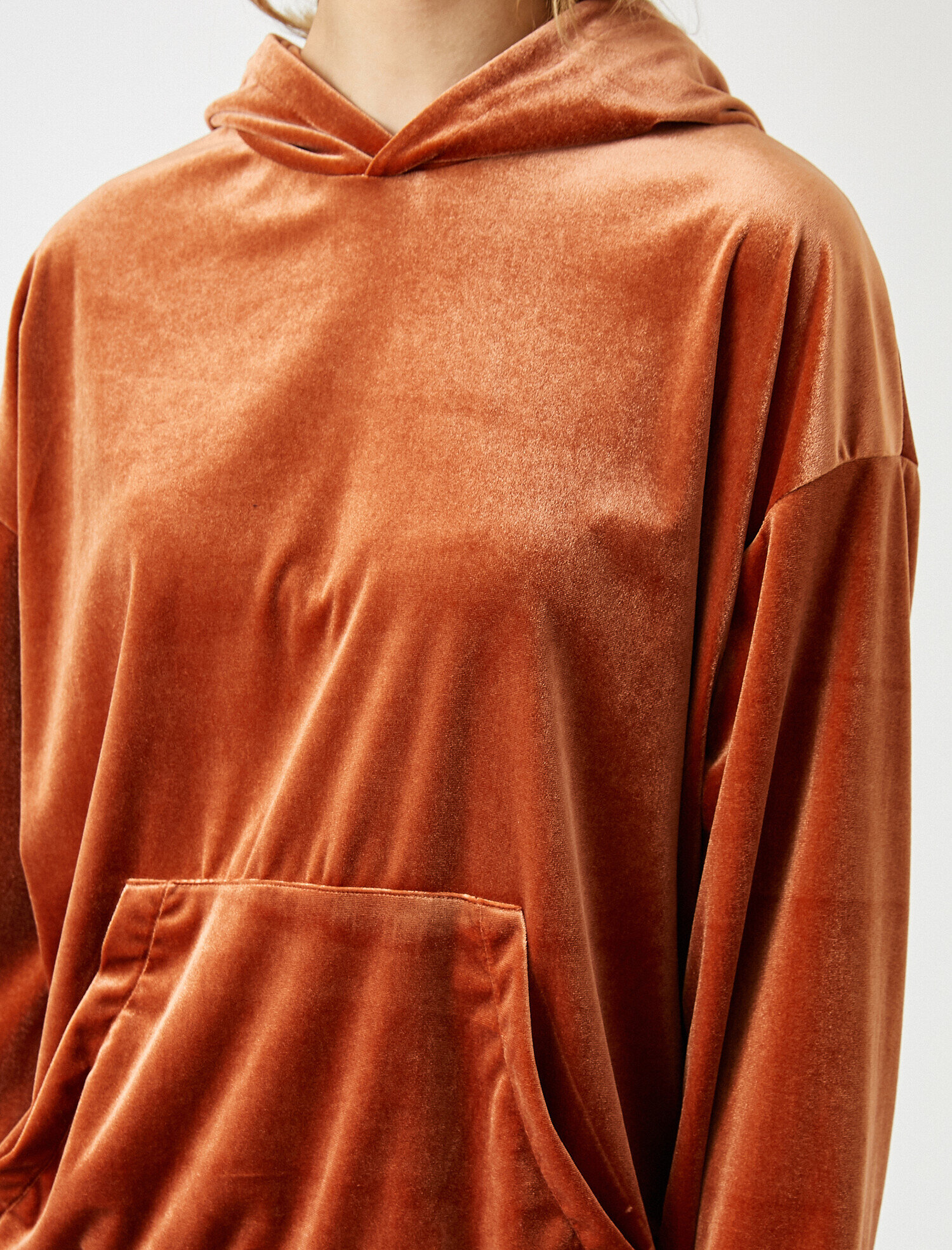   Kadife Kanguru Cepli Kapüşonlu Sweatshirt