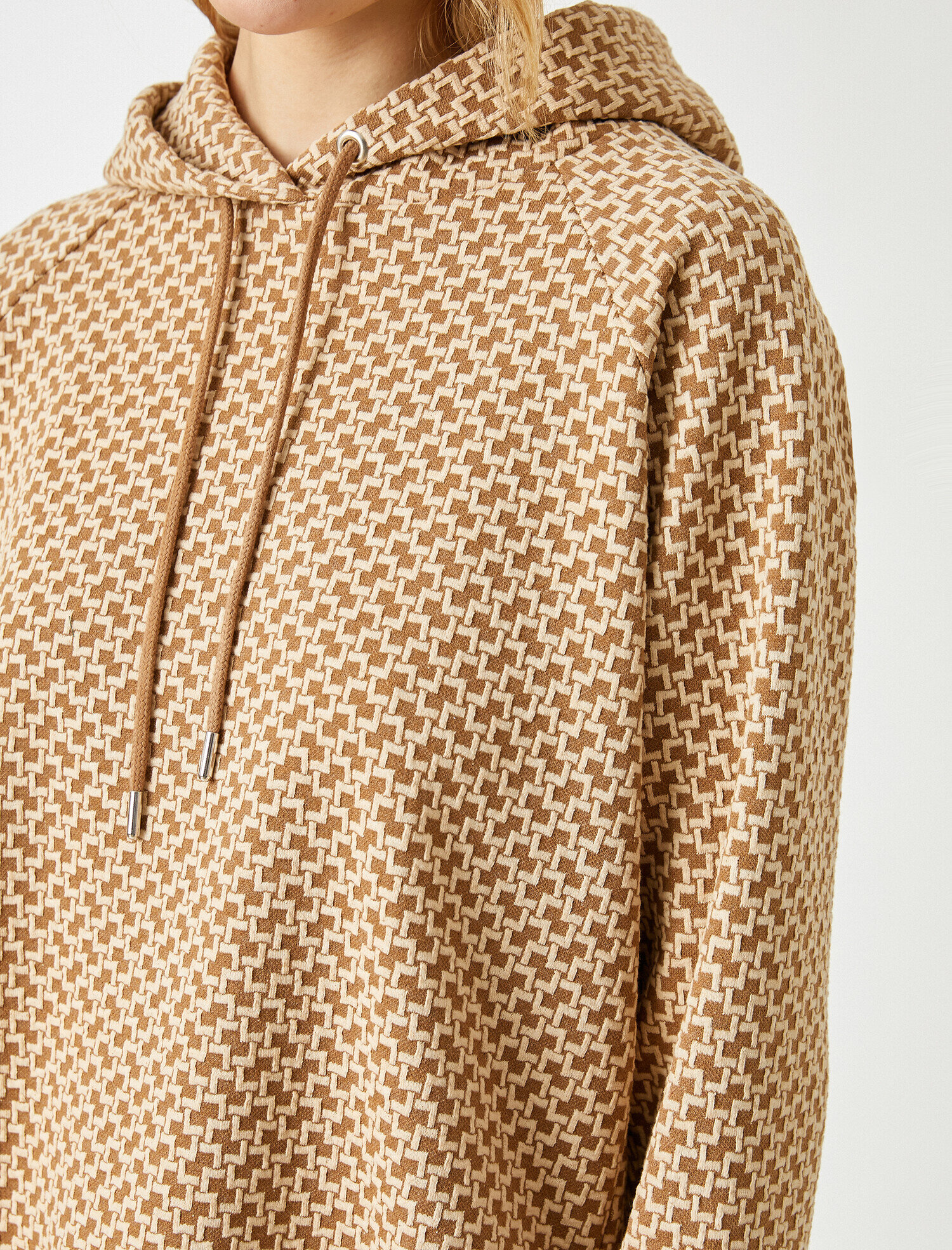   Kapüşonlu Desenli Sweatshirt