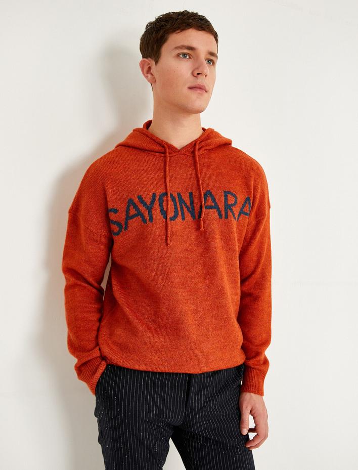  Sloganlı Kapüşonlu Kazak