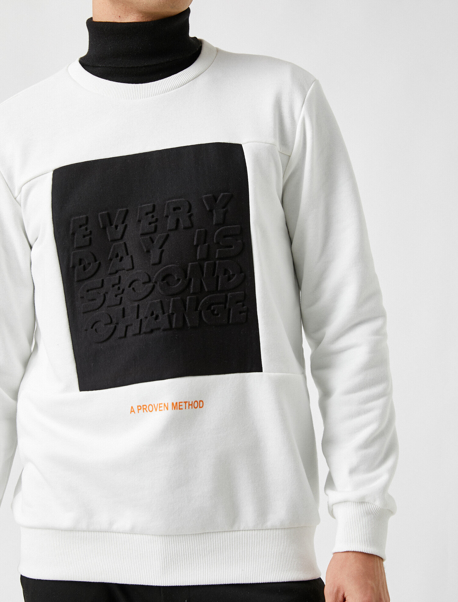   Kabartma Baskılı Sweatshirt
