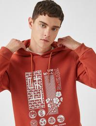 Japon Baskılı Kapşonlu Sweatshirt