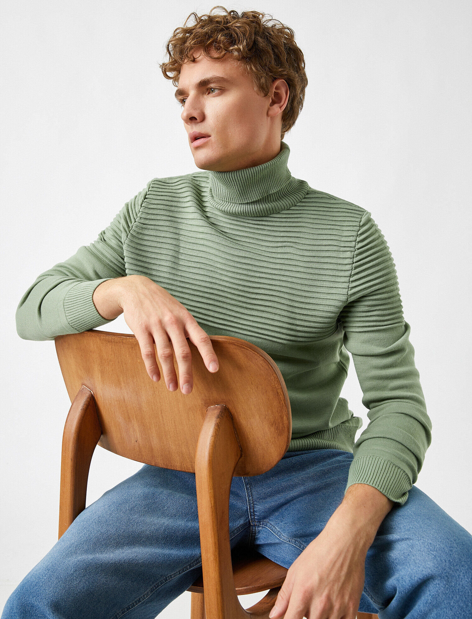   Boğazlı Çizgili Kazak