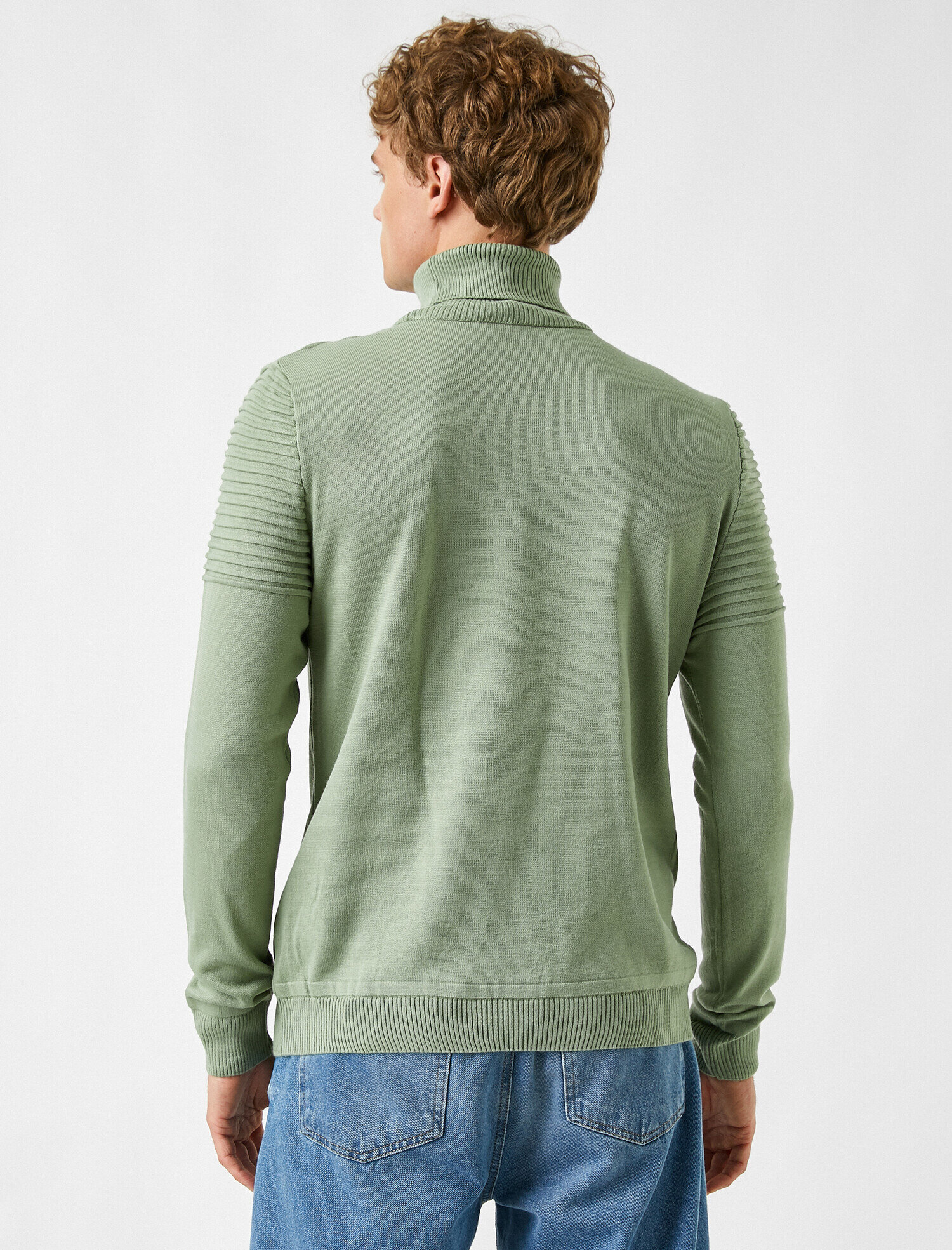   Boğazlı Çizgili Kazak