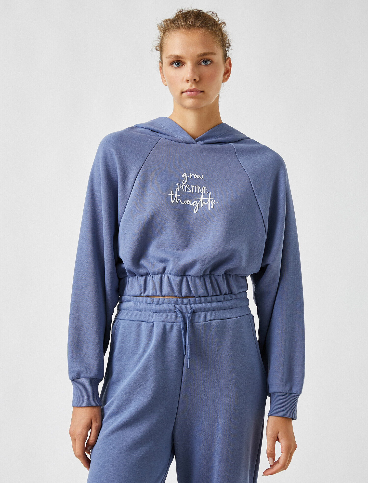   Uzun Kollu Kapüşonlu Yazı Baskılı Sweatshirt