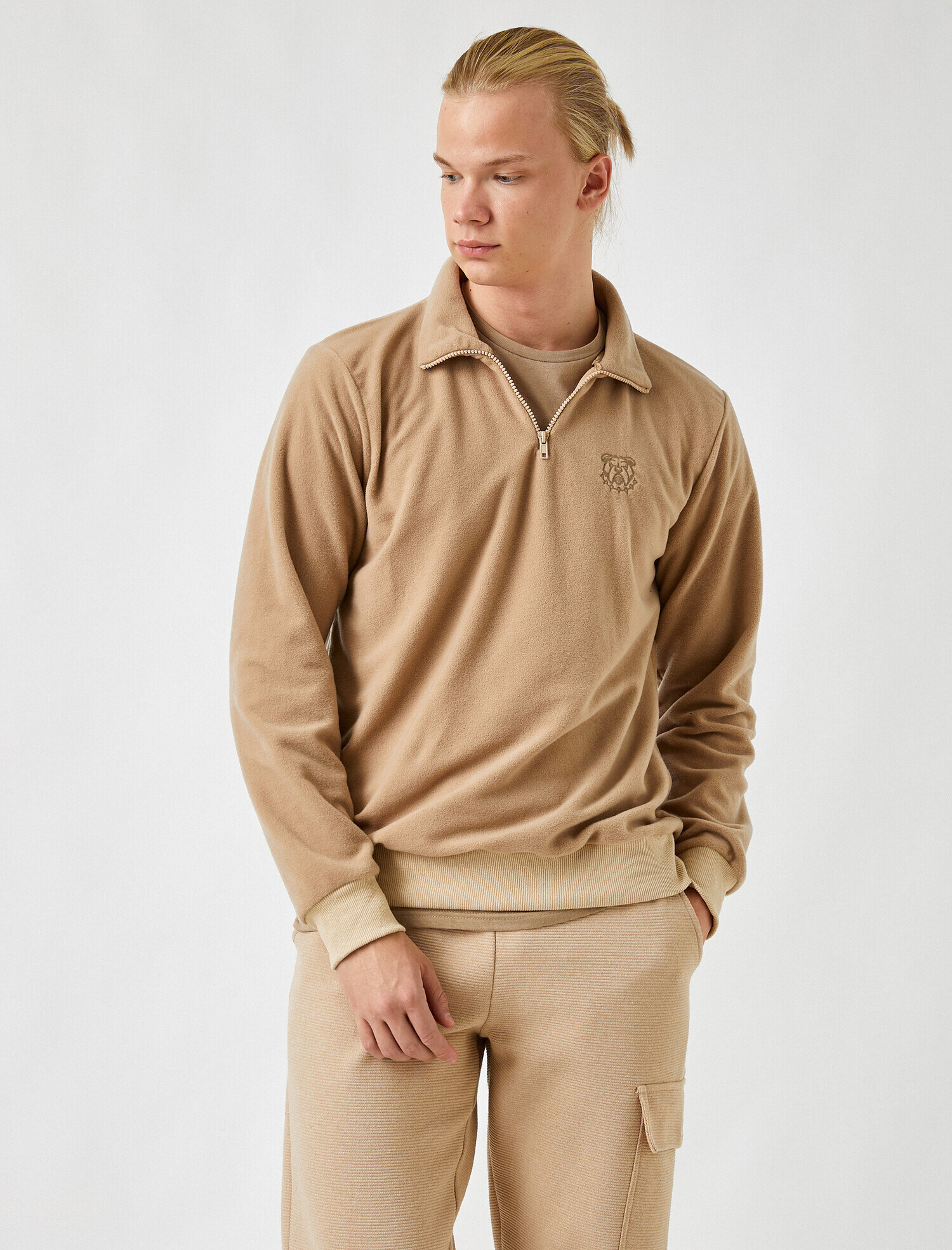   Buldog İşlemeli Yarım Fermuarlı Sweatshirt