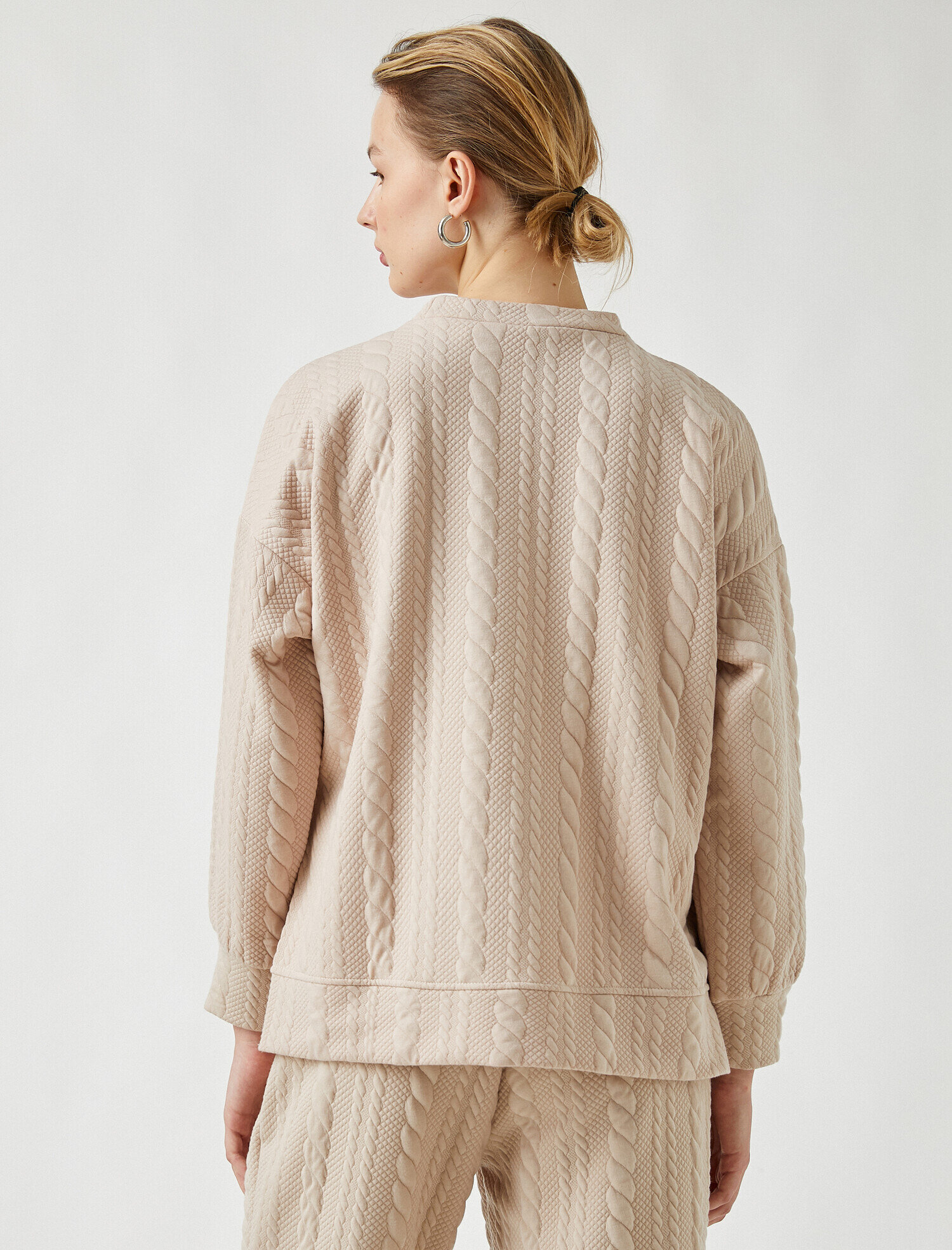   Dokulu Uzun Kollu Sweatshirt Bisiklet Yaka Yanları Yırtmaçlı