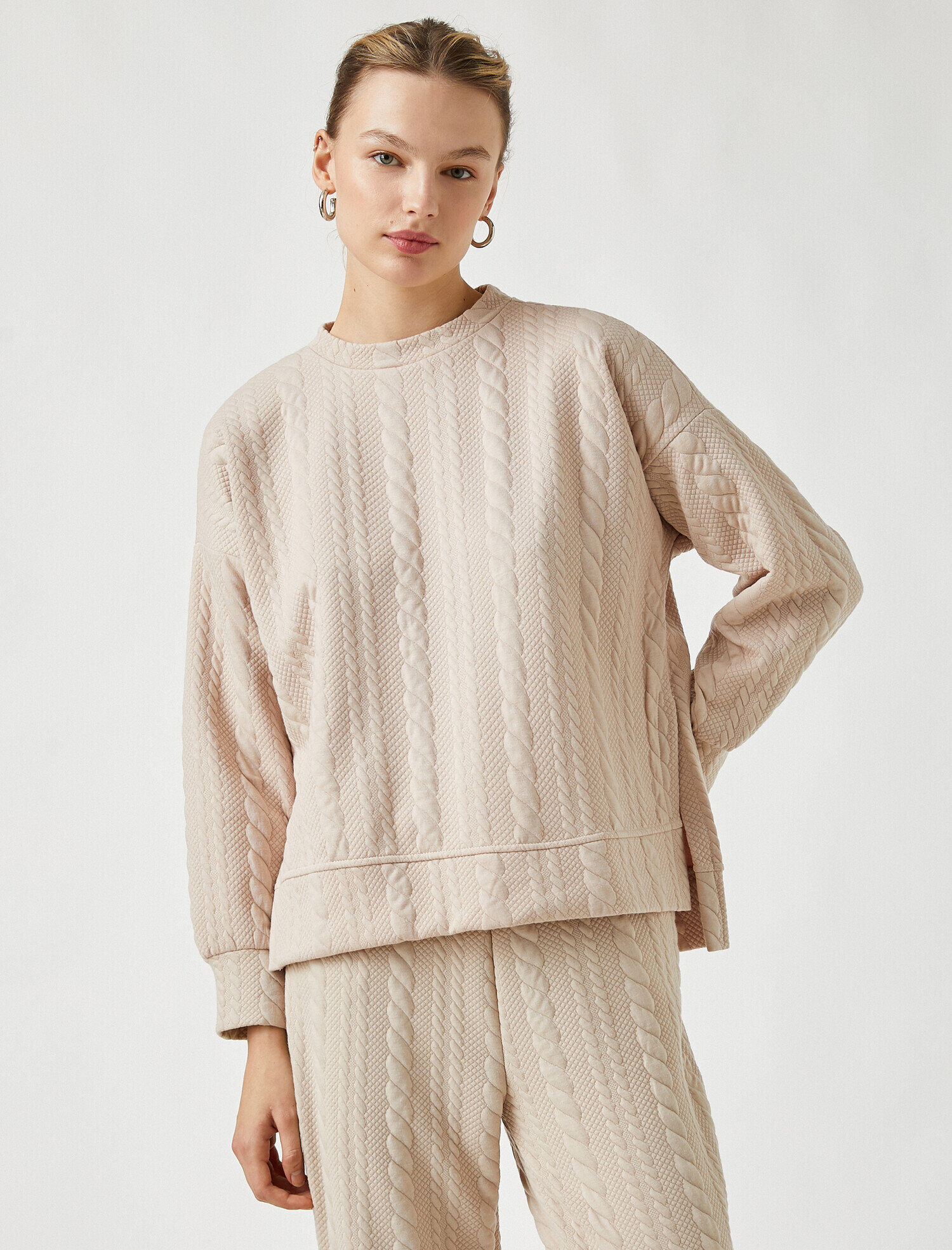   Dokulu Uzun Kollu Sweatshirt Bisiklet Yaka Yanları Yırtmaçlı