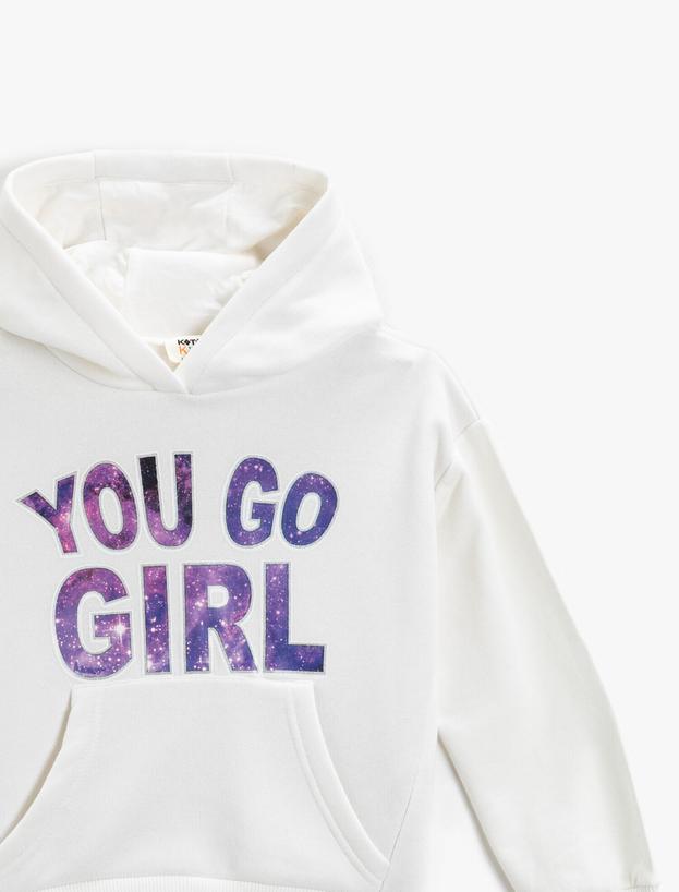  Kız Çocuk Slogan Baskılı Kanguru Cepli Kapüşonlu Sweatshirt
