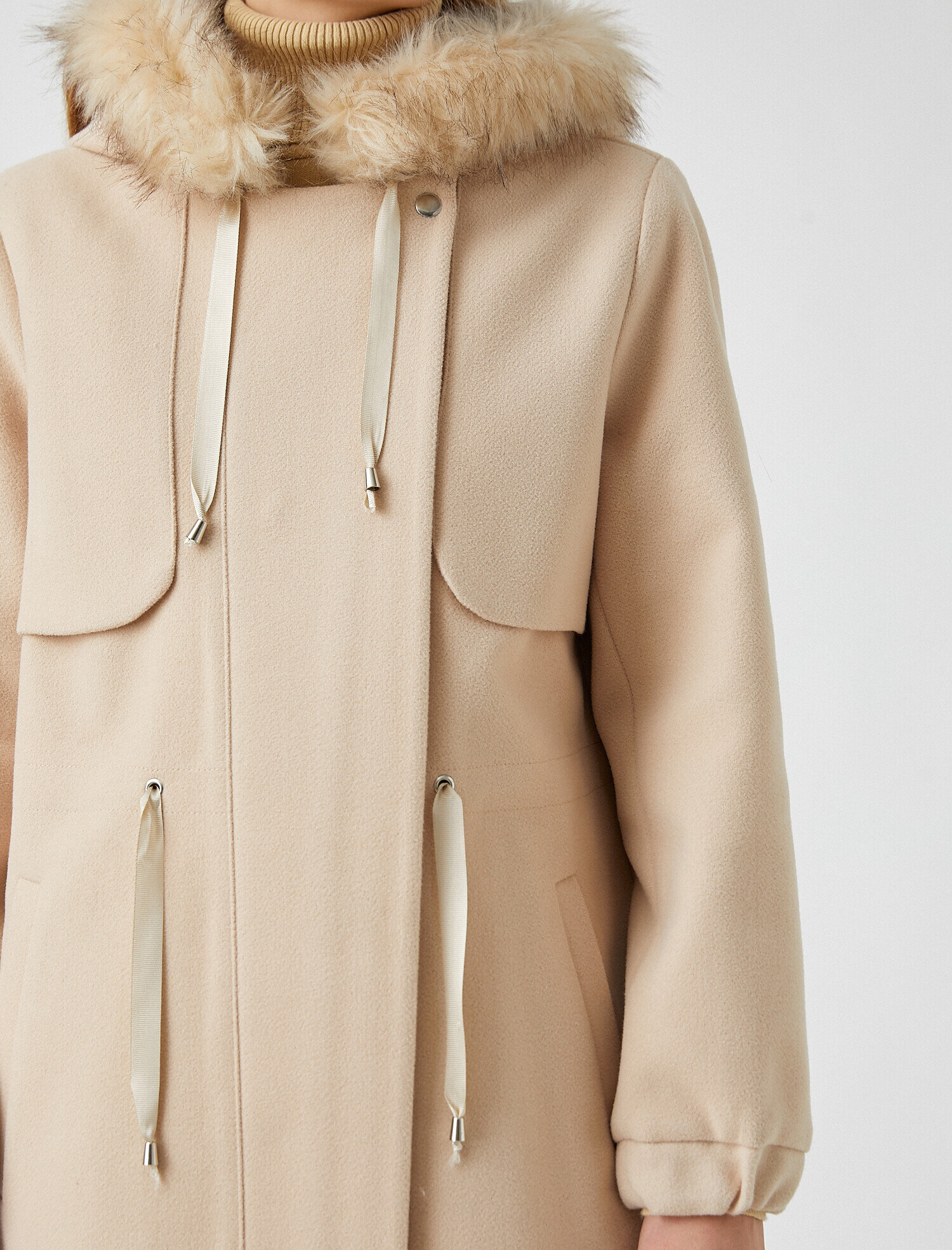   Kürklü Kapüşonlu Kaban