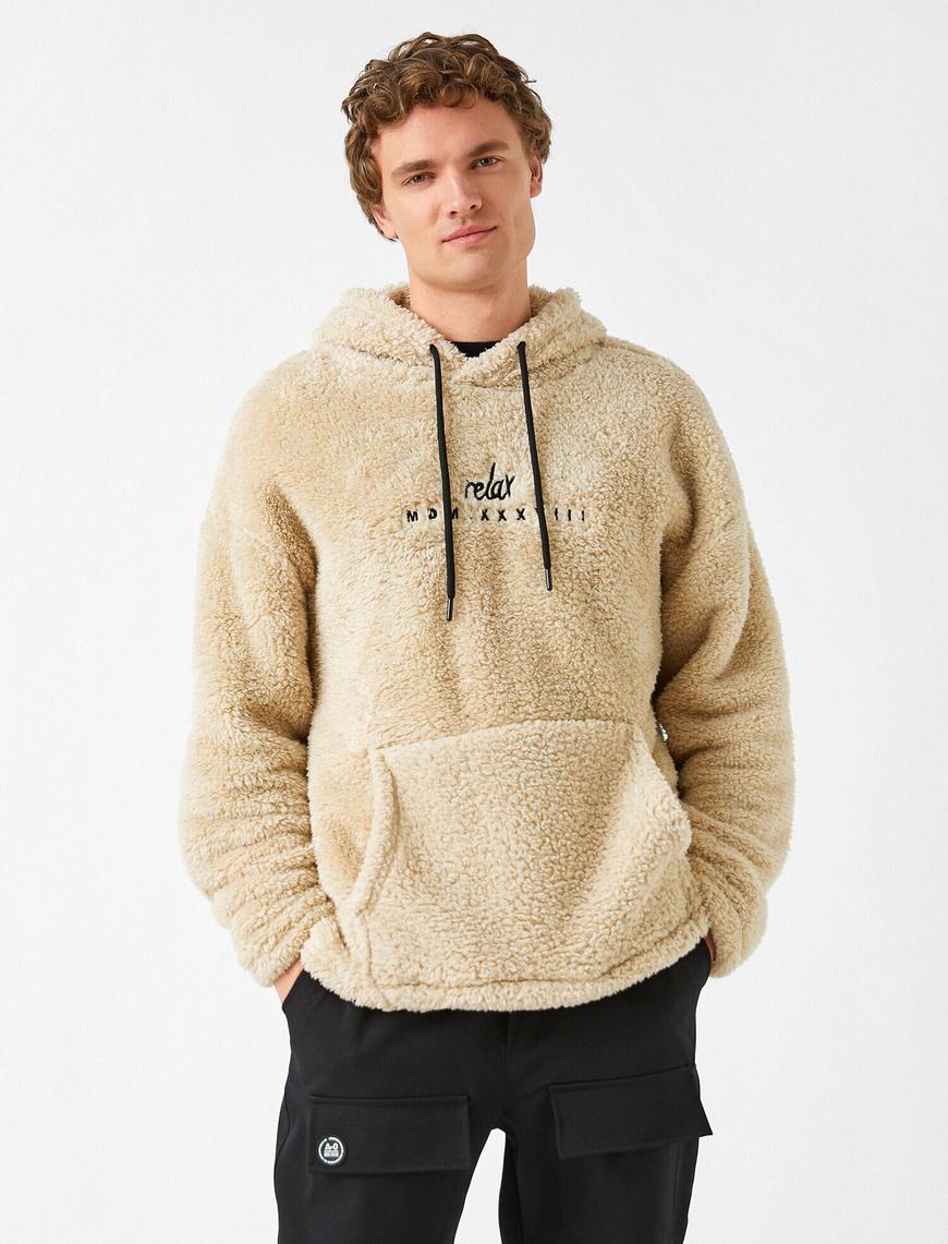   Peluş İşlemeli Kapşonlu Sweatshirt