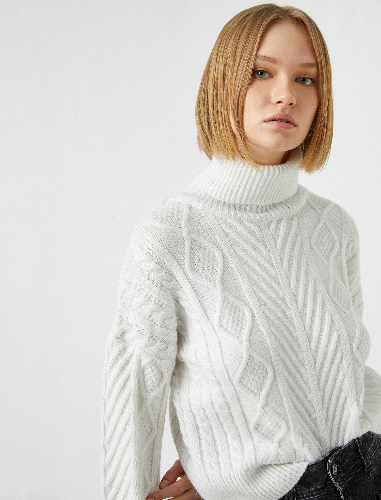   Balıkçı Yaka Örgü Detaylı Kazak