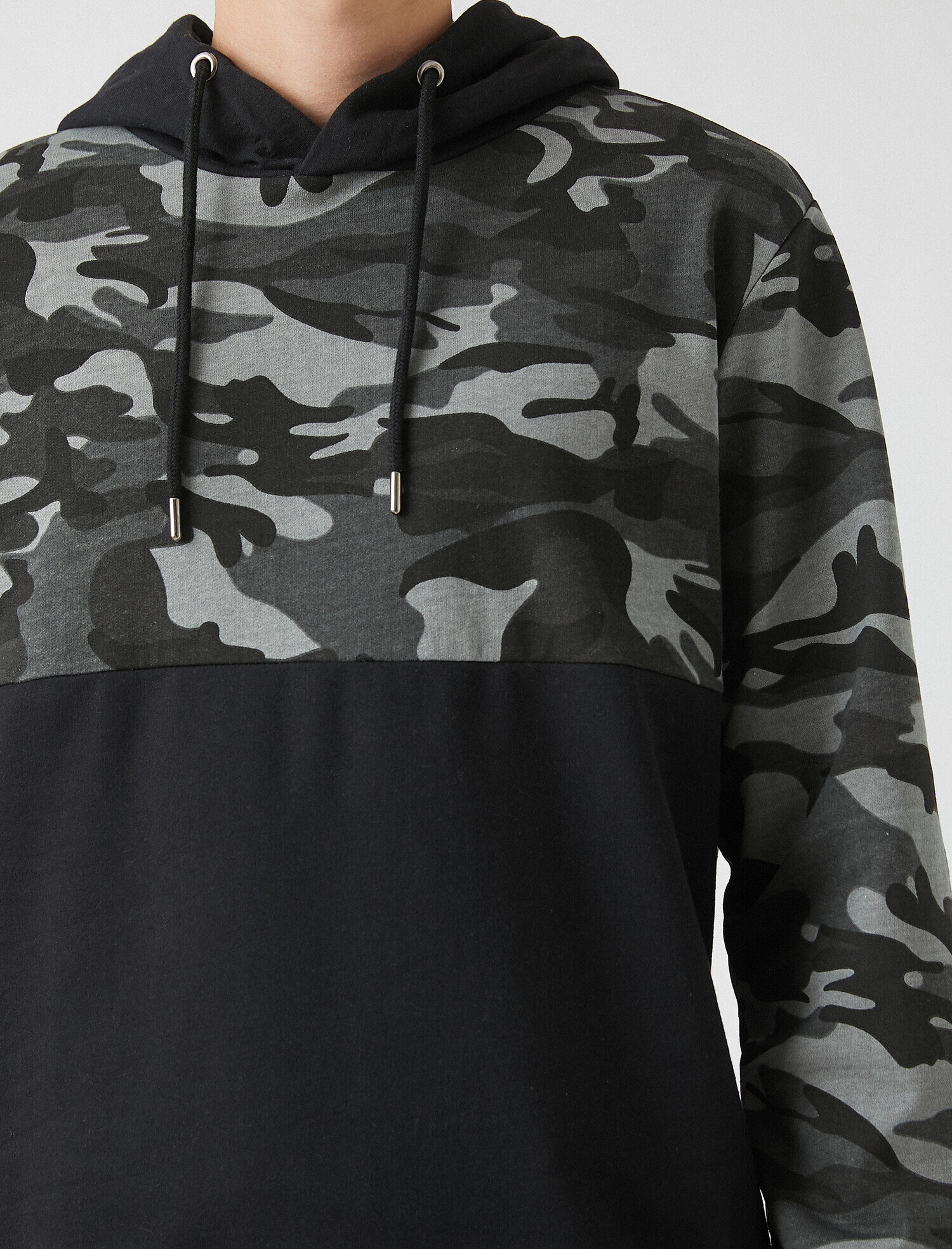   Kamuflaj Kapşonlu Sweatshirt Şardonlu