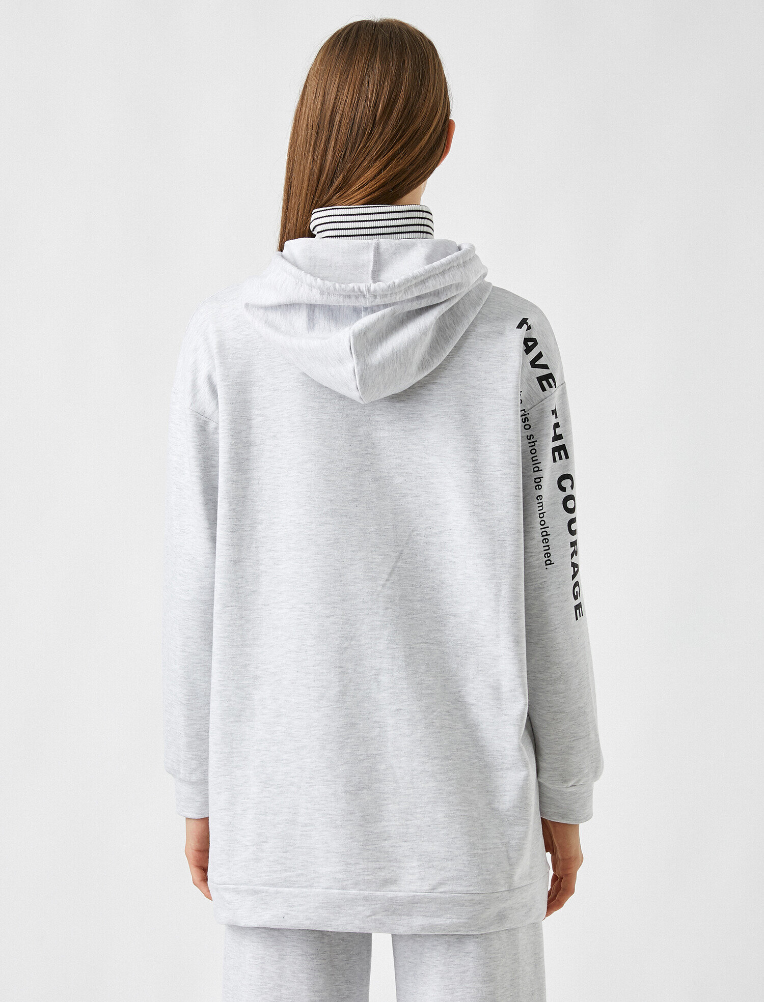   Uzun Kollu Kapüşonlu Cepli Sweatshirt