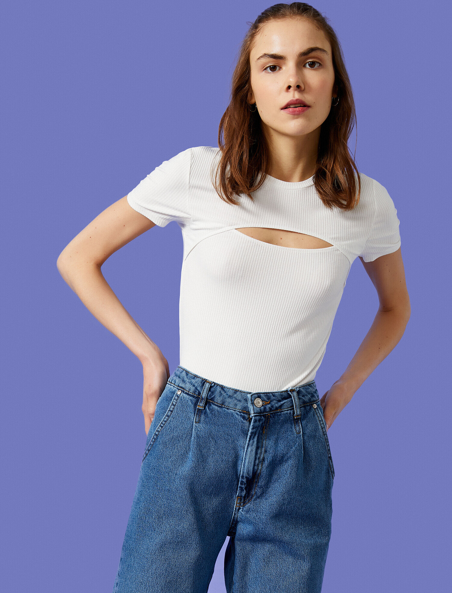   Pencere Detaylı Tişört